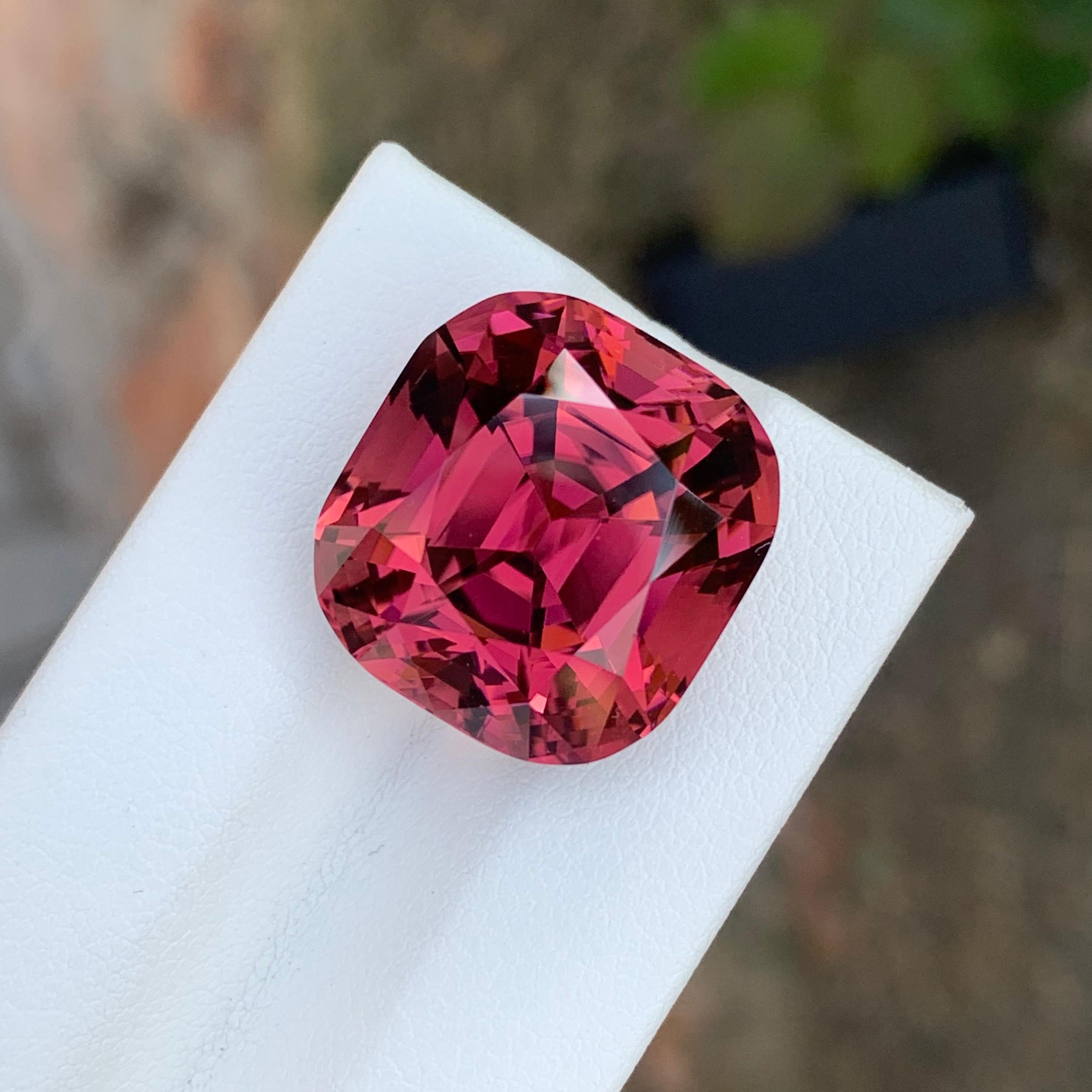 25.05 Carat Stunning Loose Deep Maroon Tourmaline Cushion Shape Gemstone In New Condition For Sale In Peshawar, PK