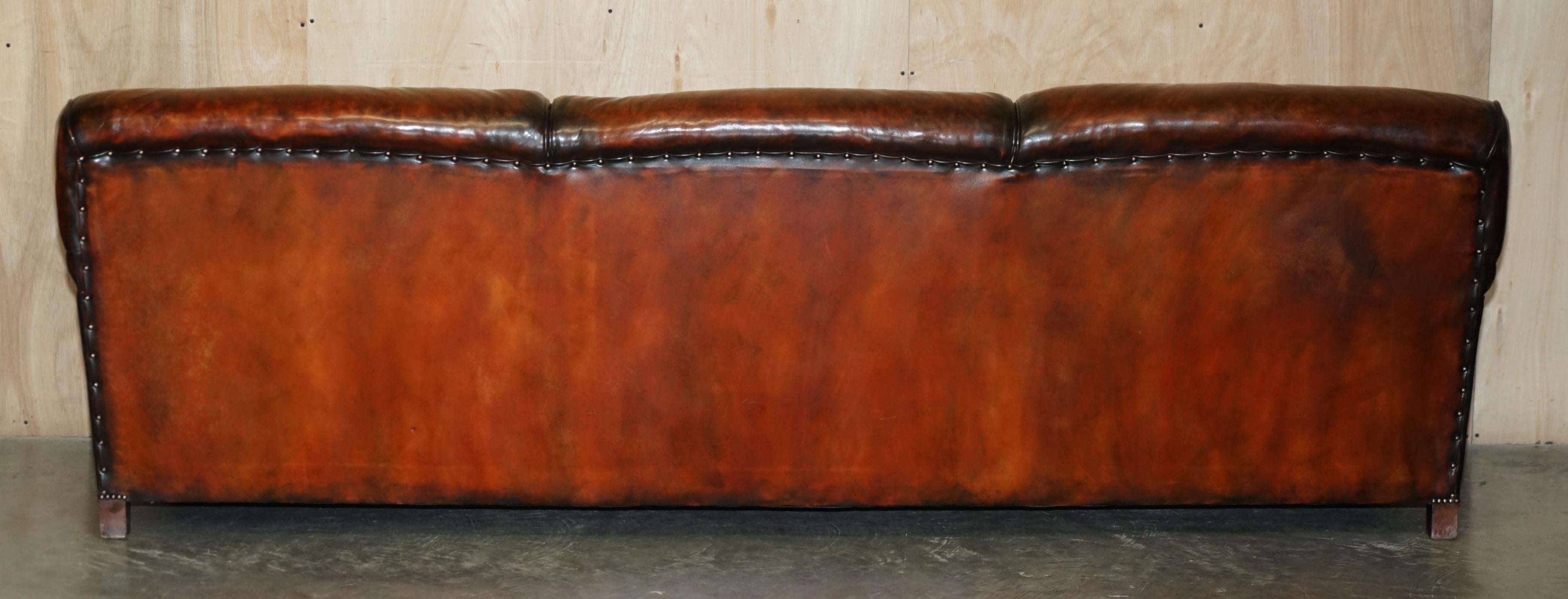 250CM DE LARGEUR SOFA EN CUIR BRUN HOWARD & SON STYLE PART OF SUiTE entièrement restauré en vente 6