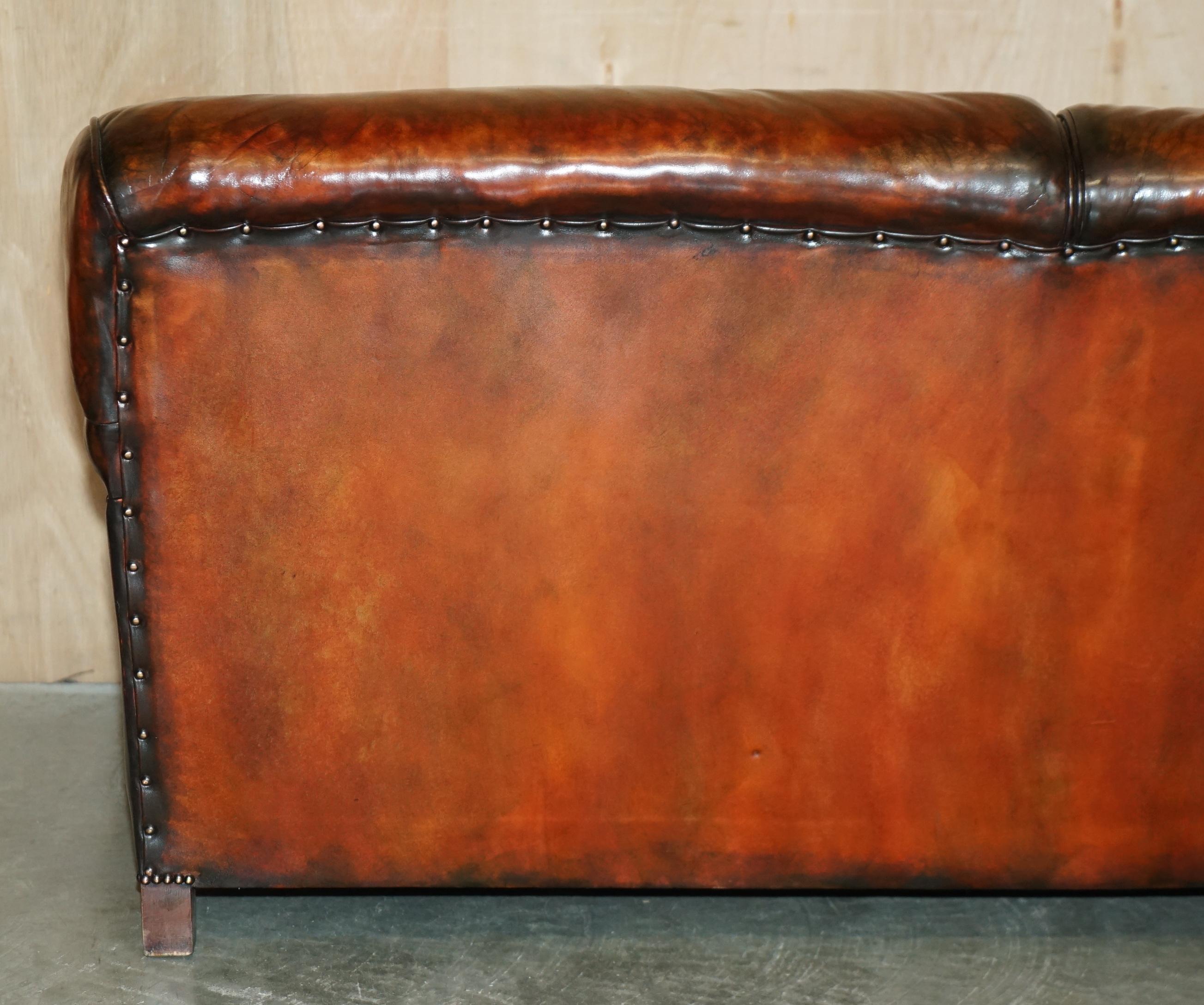 250CM DE LARGEUR SOFA EN CUIR BRUN HOWARD & SON STYLE PART OF SUiTE entièrement restauré en vente 7