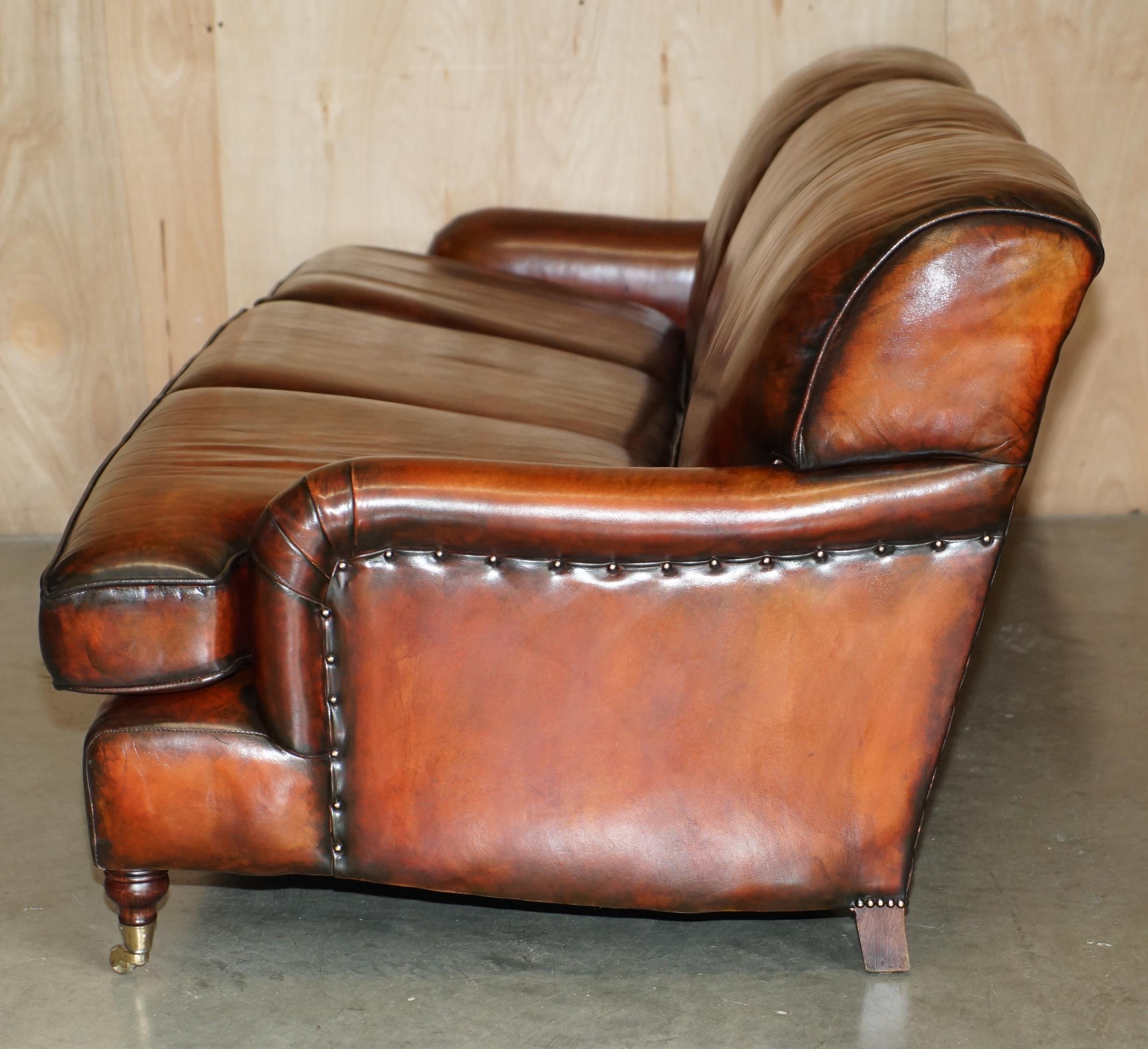 250CM DE LARGEUR SOFA EN CUIR BRUN HOWARD & SON STYLE PART OF SUiTE entièrement restauré en vente 8