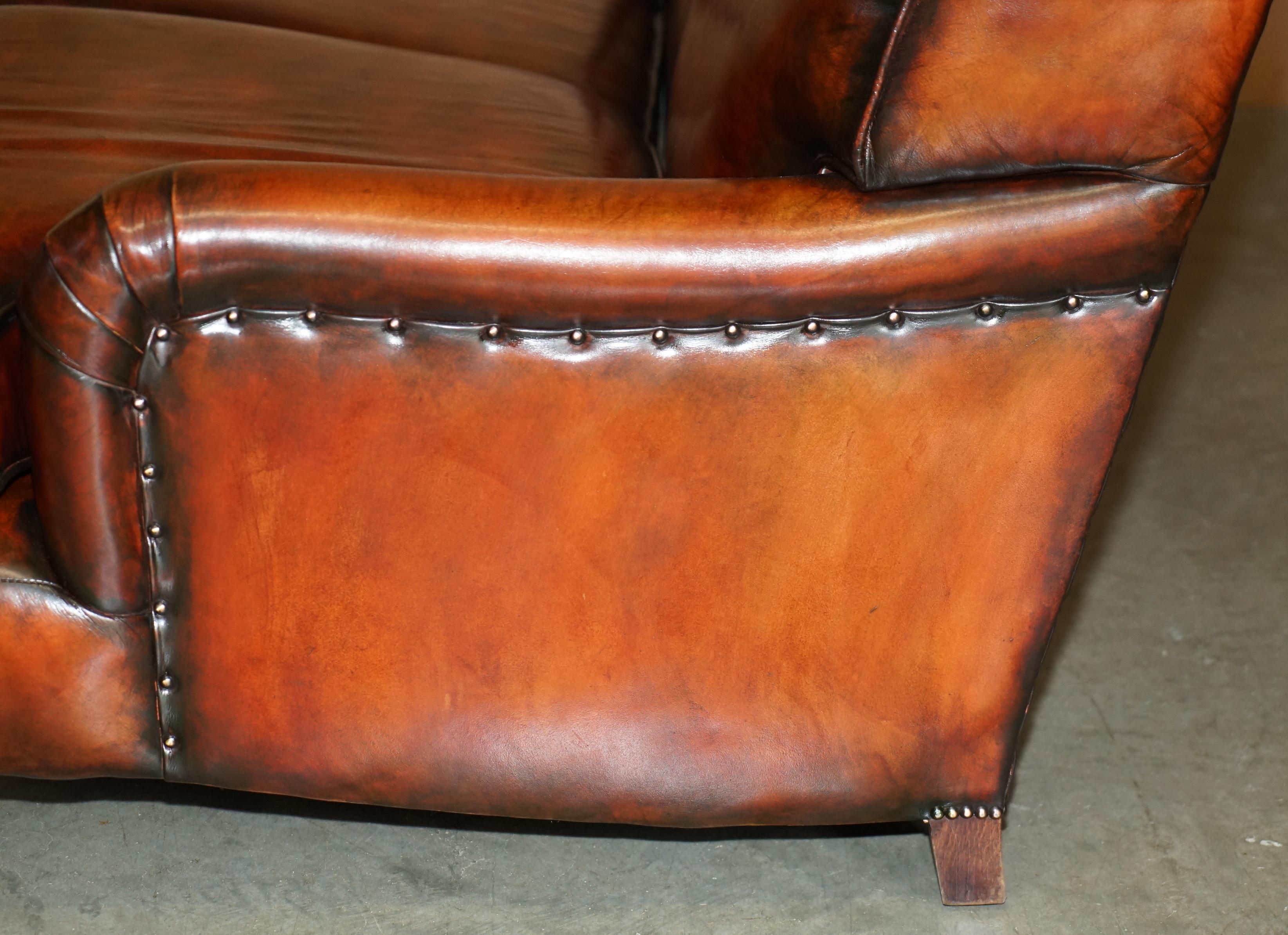 250CM DE LARGEUR SOFA EN CUIR BRUN HOWARD & SON STYLE PART OF SUiTE entièrement restauré en vente 10