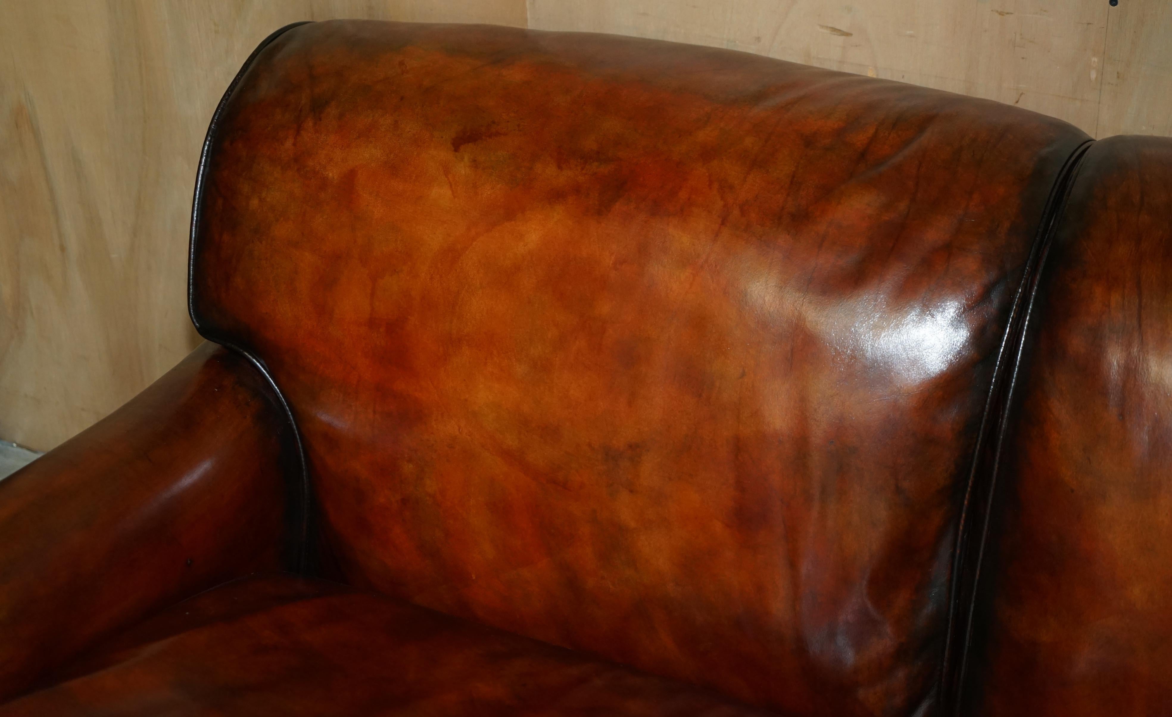 250CM DE LARGEUR SOFA EN CUIR BRUN HOWARD & SON STYLE PART OF SUiTE entièrement restauré Bon état - En vente à West Sussex, Pulborough