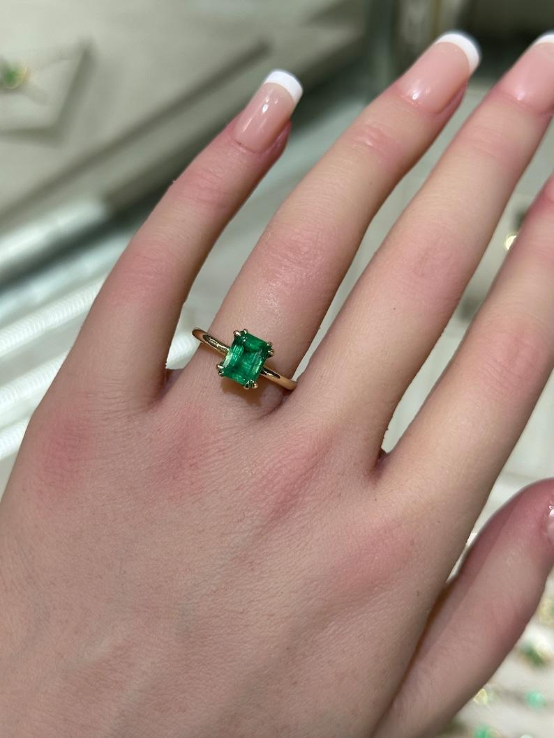 2.50ct 14K Anillo Solitario Corte Esmeralda Natural, Compromiso Doble Garra Contemporáneo en venta