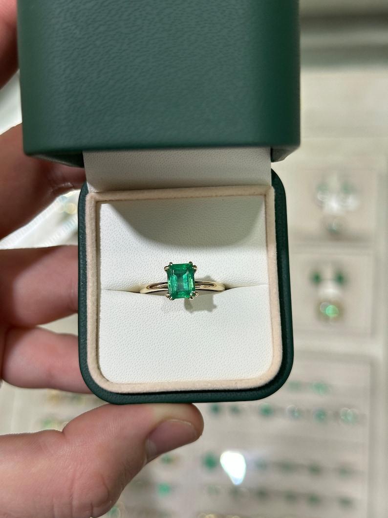 2.50ct 14K Anillo Solitario Corte Esmeralda Natural, Compromiso Doble Garra en Nuevo estado para la venta en Jupiter, FL