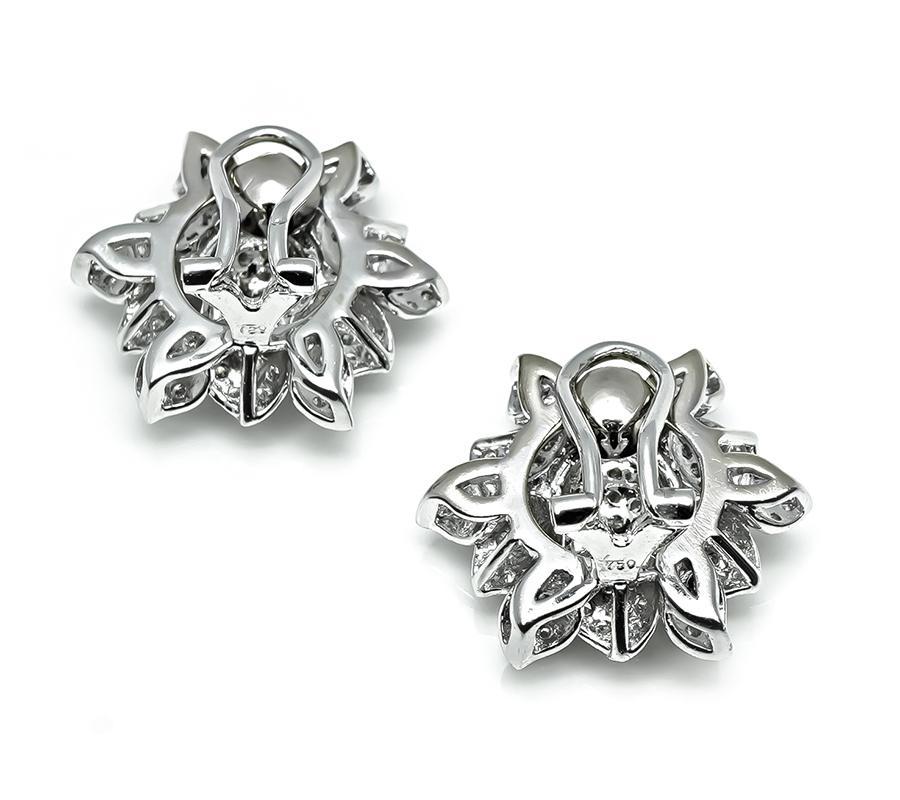 2.50ct Diamond Gold Flower Earrings In condizioni buone in vendita a New York, NY