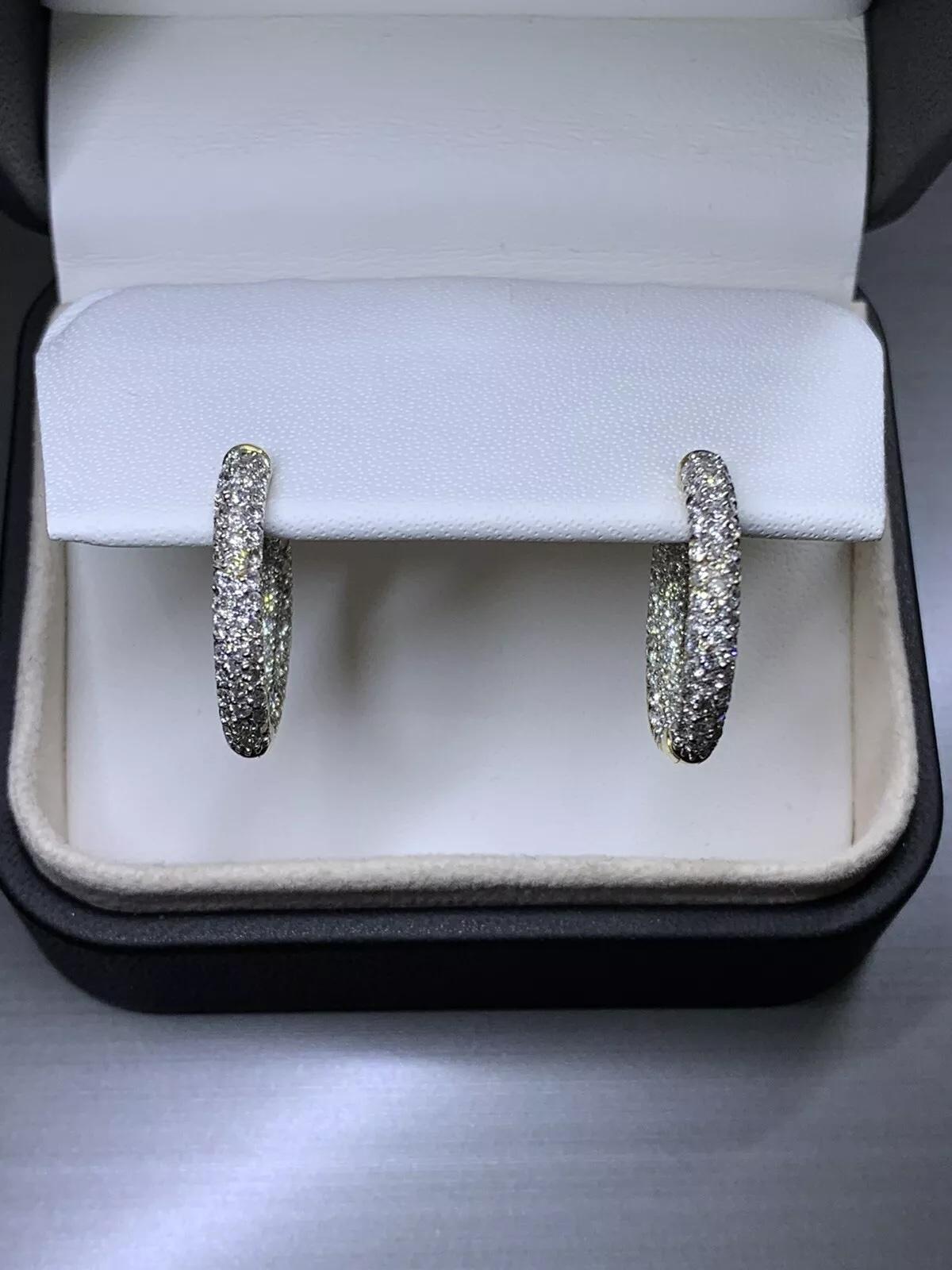 2.50ct Diamond Pave medium large hoops snap earrings in 18k yellow gold. For Sale 1