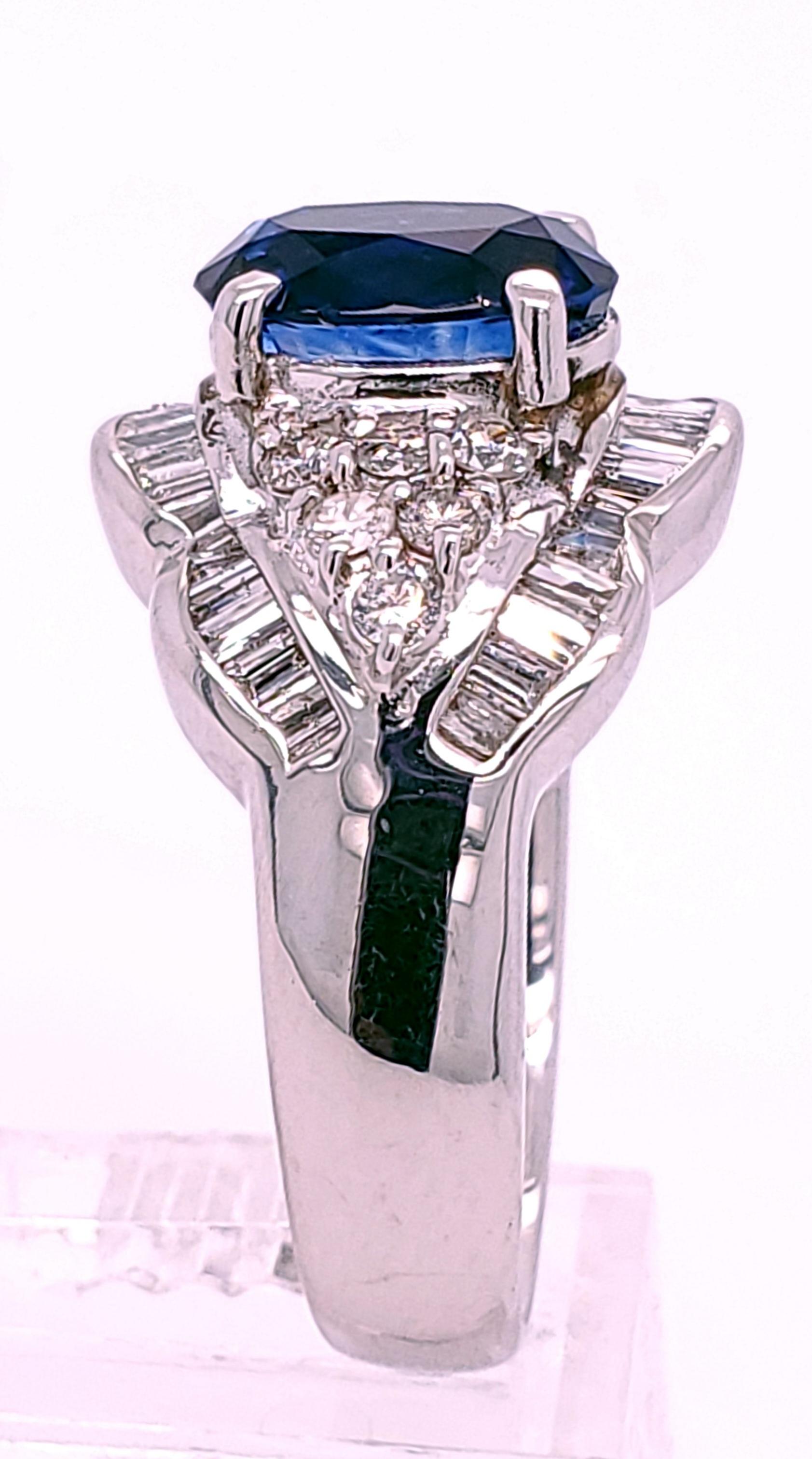 Oval Cut 2.50ct GIA Certed BlueSapphire with 1.00cts Diamonds Set in Platinum - Ring! For Sale