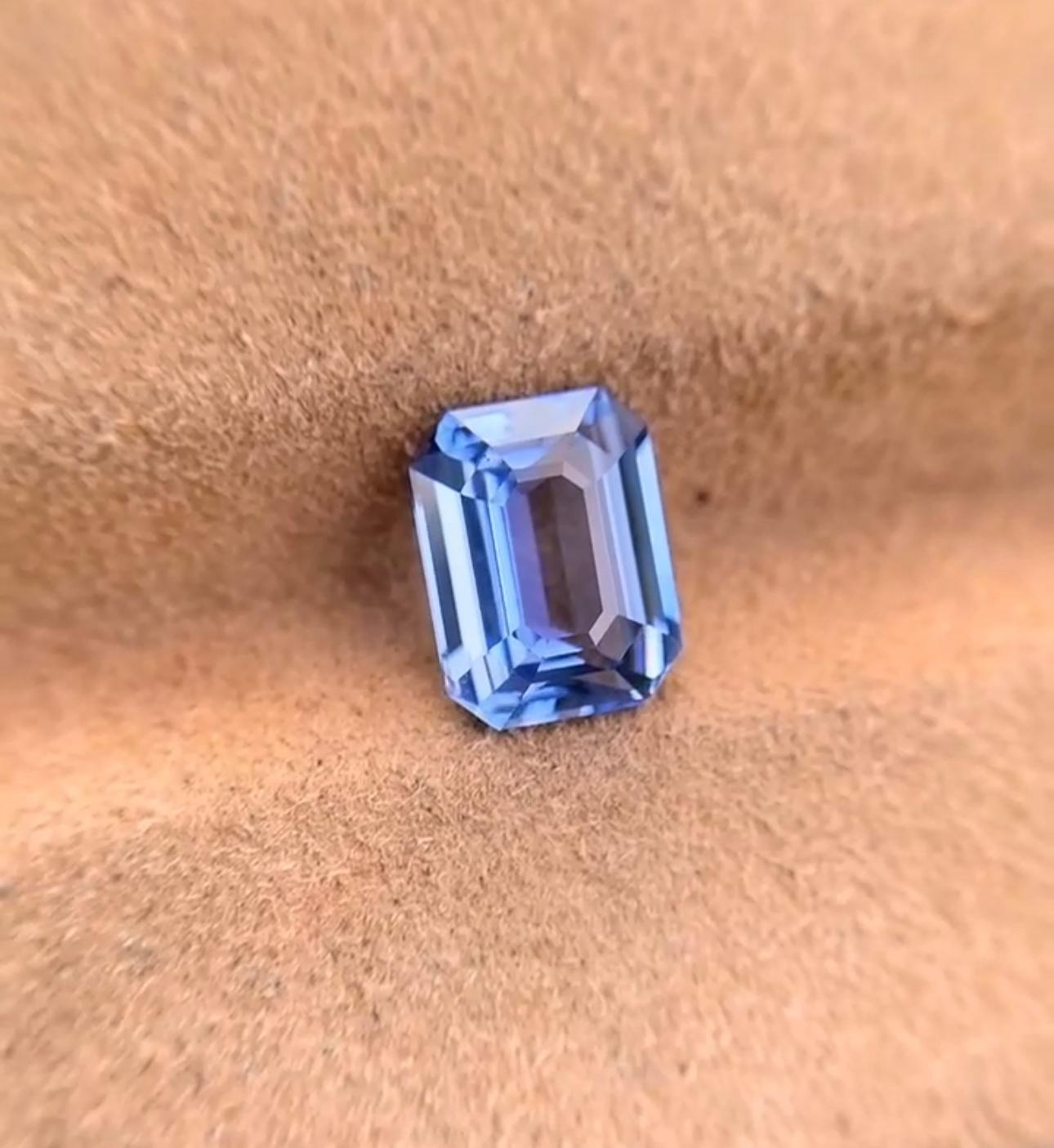Stunning natural certified Cornflower Blue sapphire, Emerald cut - NO HEAT. 

The blue sapphire is certified and is unheated, just as nature created it. The brilliance of this stone is spectacular, it is a very lively sapphire. The cutting style is