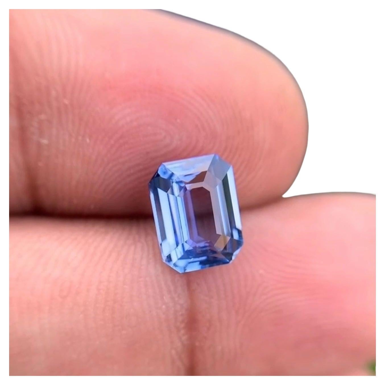 2.50ct No Heat Certified Sri Lanka Cornflower Blue Sapphire Emerald Cut  For Sale