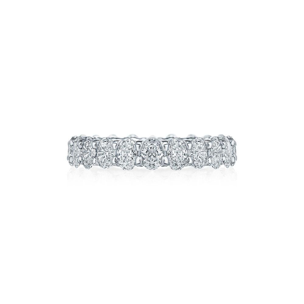 Modern 2.50ct Oval Diamond Eternity Band in 18KT Gold For Sale