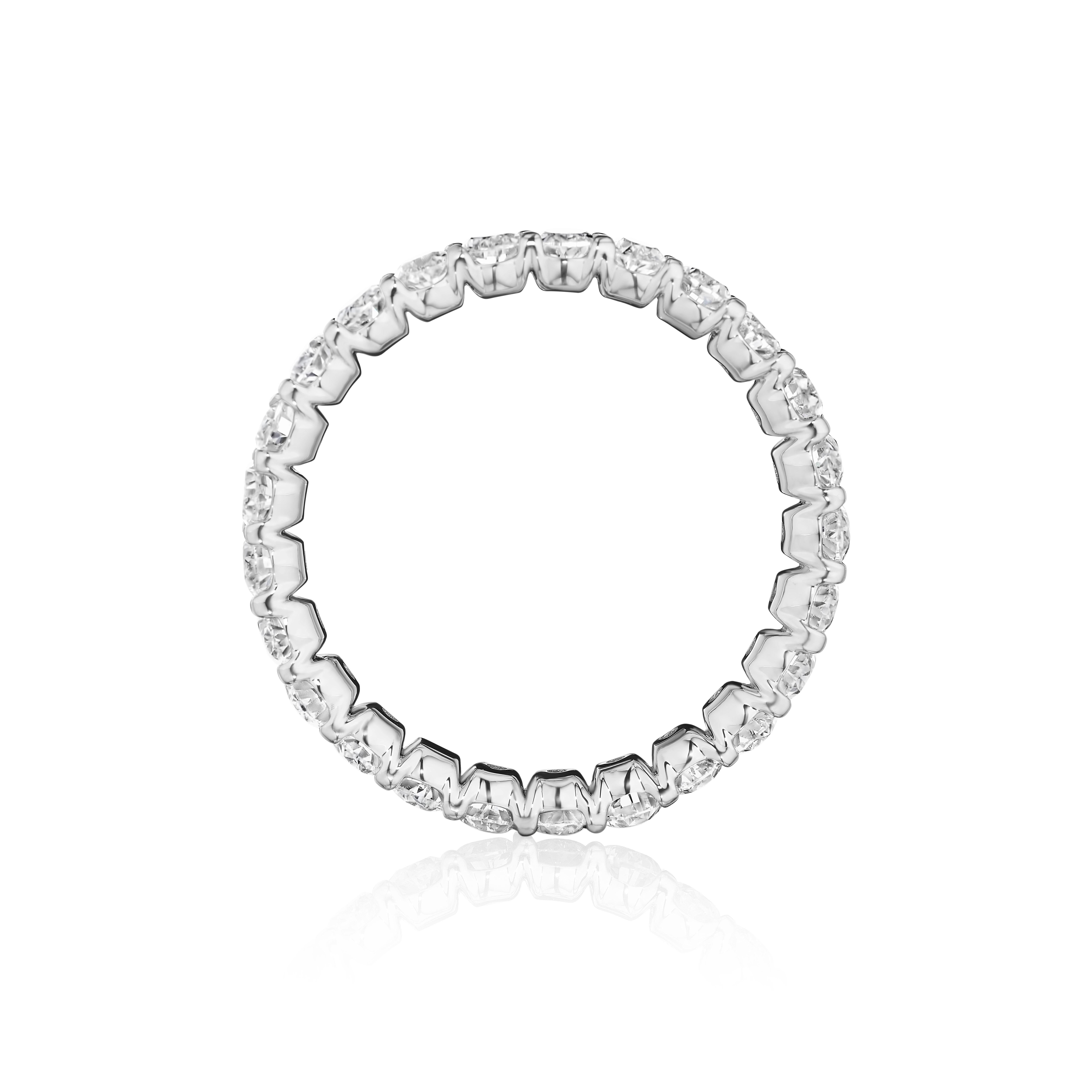 Oval Cut 2.50ct Oval Diamond Eternity Band in 18KT Gold For Sale