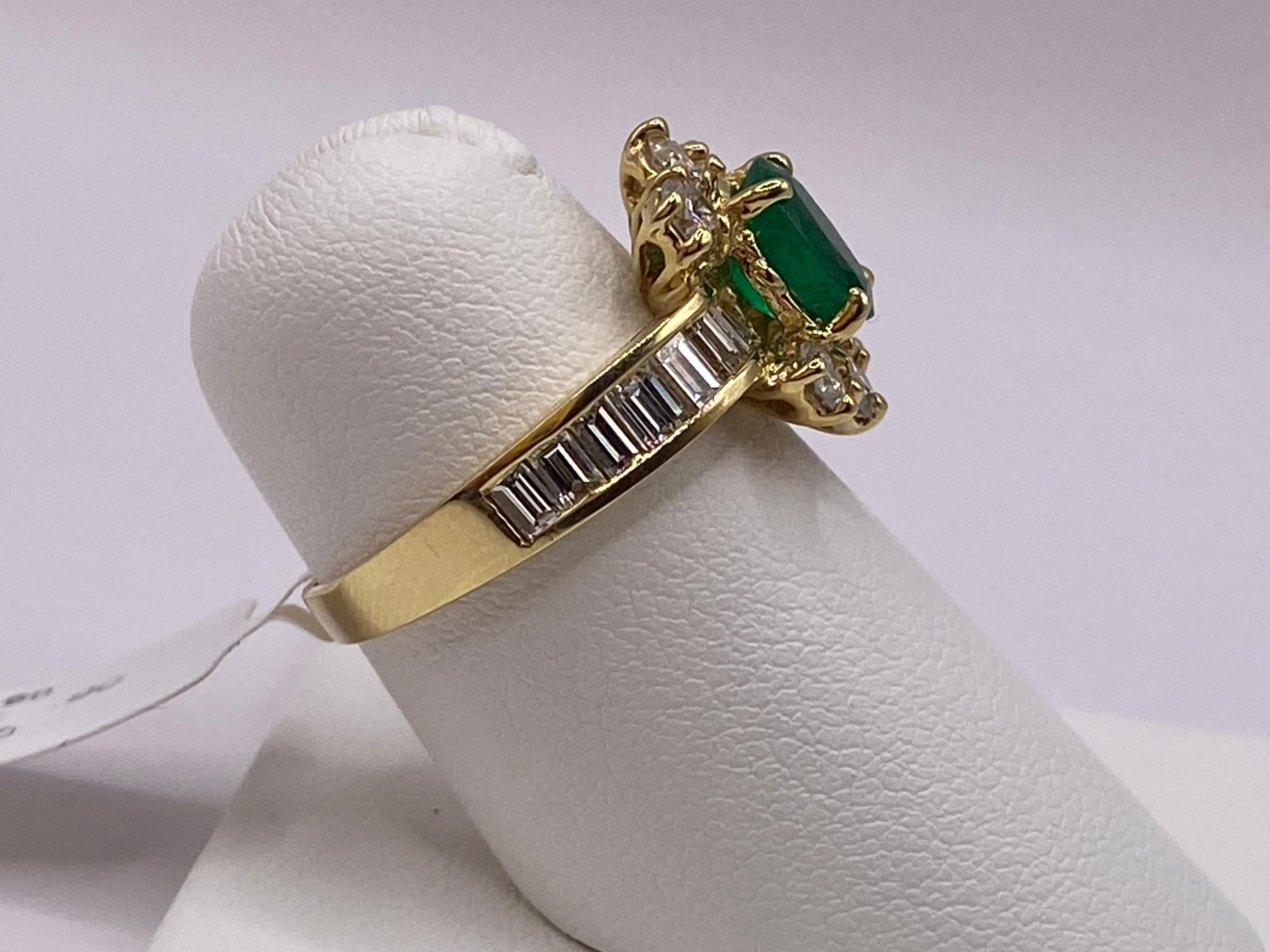 2.50ct Oval Emerald & Baguette Diamonds Ring in 18KT Yellow Gold For Sale 1