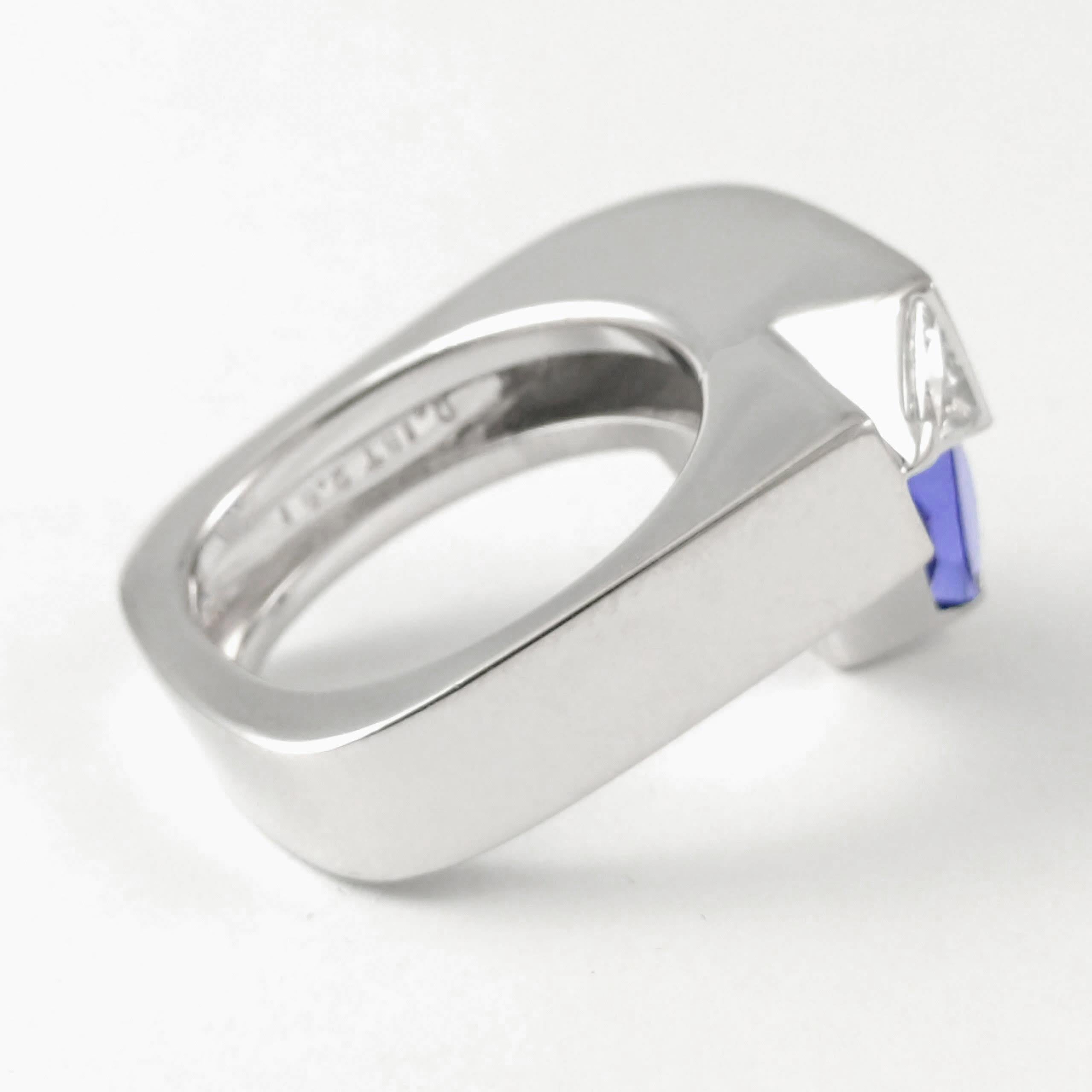 2.50Ct Tanzanite and Diamond 18K Ring Contemporary Modern by Cornelis Hollander For Sale 3