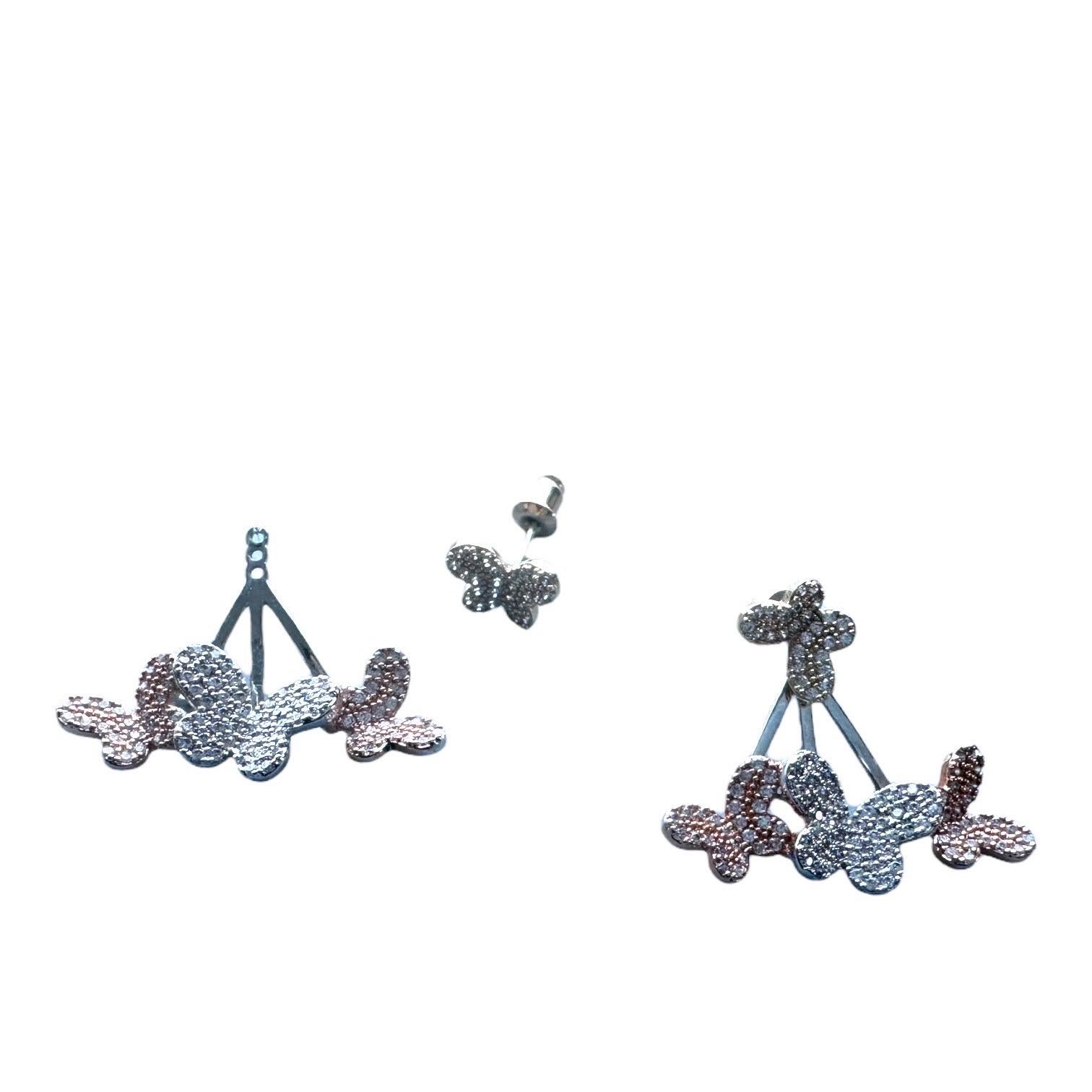 Taglio rotondo Orecchino con diamante 2,50ct Butterfly Enhancer in vendita