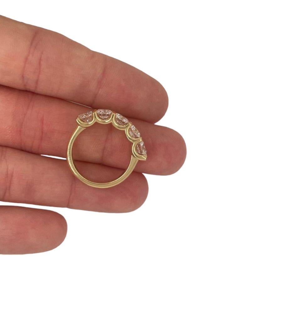 Women's or Men's 2.50ct White Diamond Ring set in 18ct Yellow Gold Eternity Band For Sale