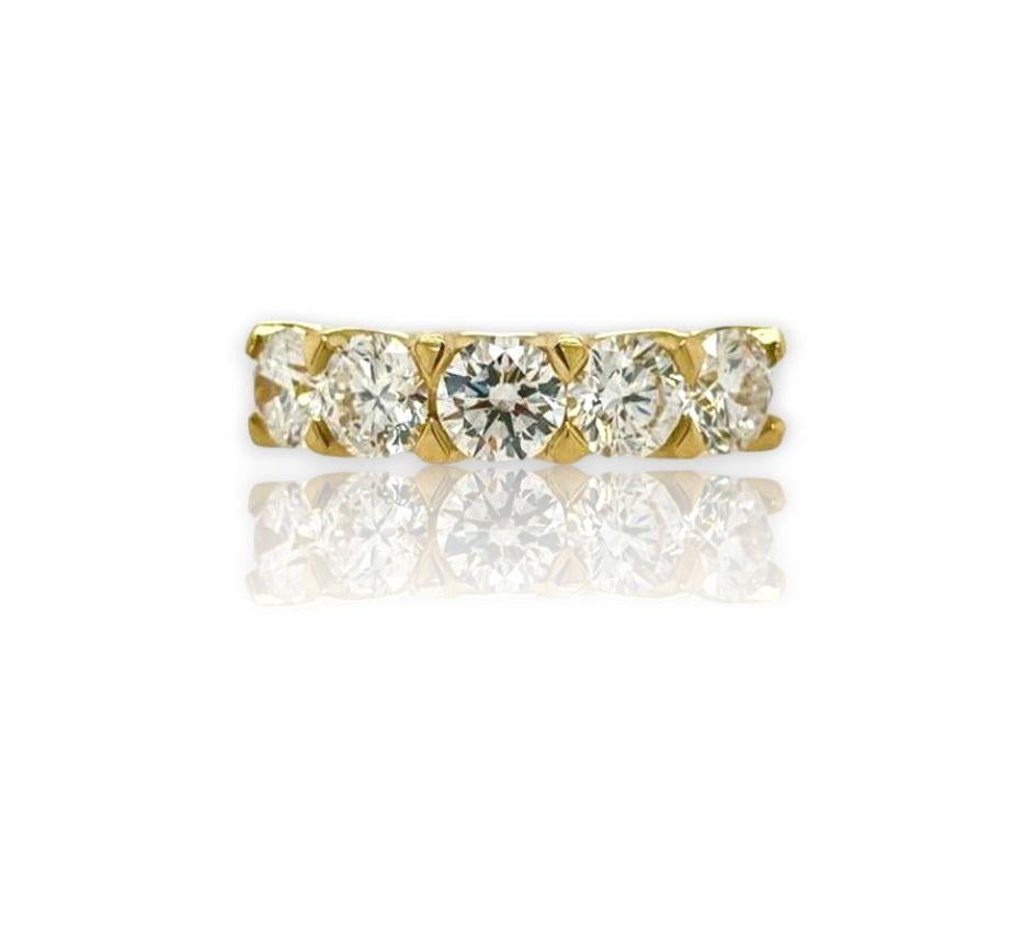 2.50ct White Diamond Ring set in 18ct Yellow Gold Eternity Band In New Condition For Sale In Brisbane, AU