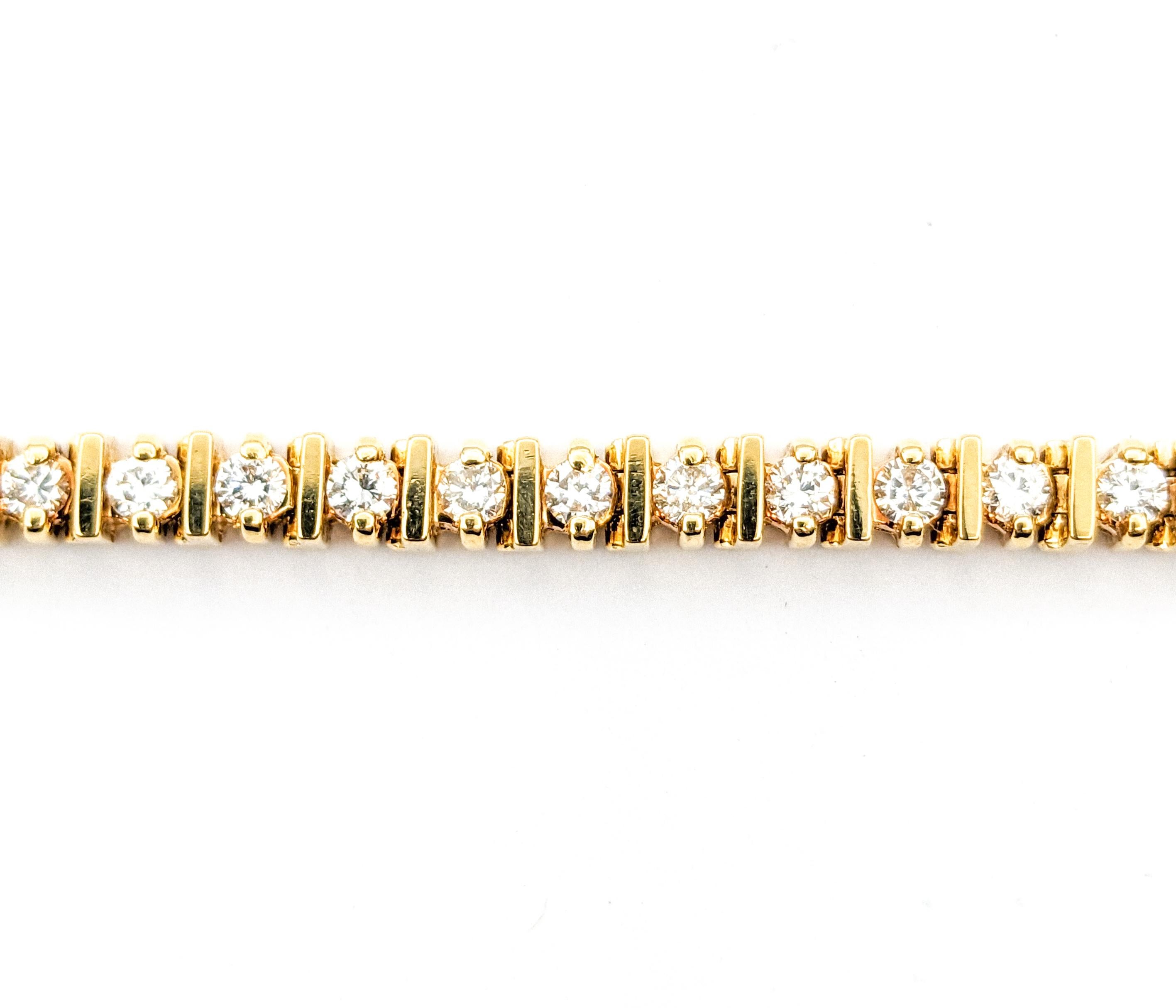 Women's 2.50ctw Diamond Tennis Bracelet In Yellow Gold For Sale