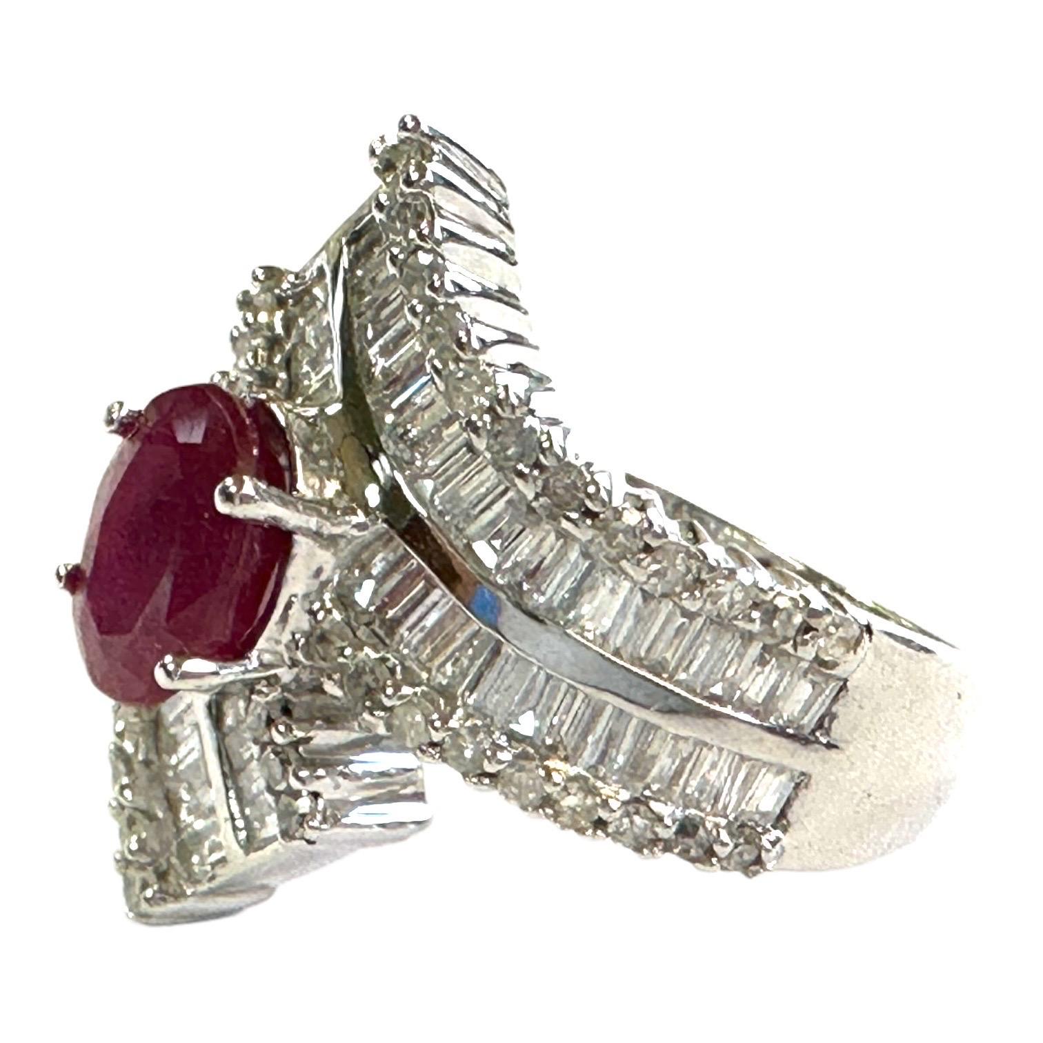 2,50 Karat Rubin Diamant Baguette 14 Karat Weißgold Cocktail-Ring (Baguetteschliff) im Angebot