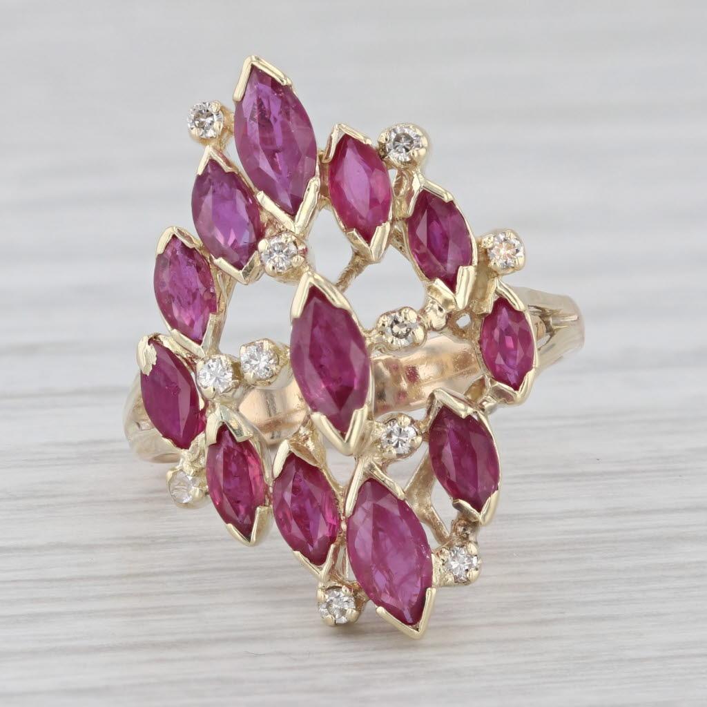 Bague cocktail en or jaune 14 carats avec diamants et rubis de 2,50 carats, taille 6,25 Bon état - En vente à McLeansville, NC