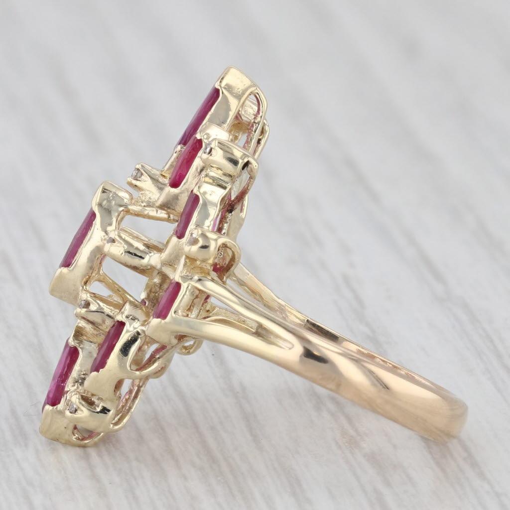 Bague cocktail en or jaune 14 carats avec diamants et rubis de 2,50 carats, taille 6,25 Unisexe en vente