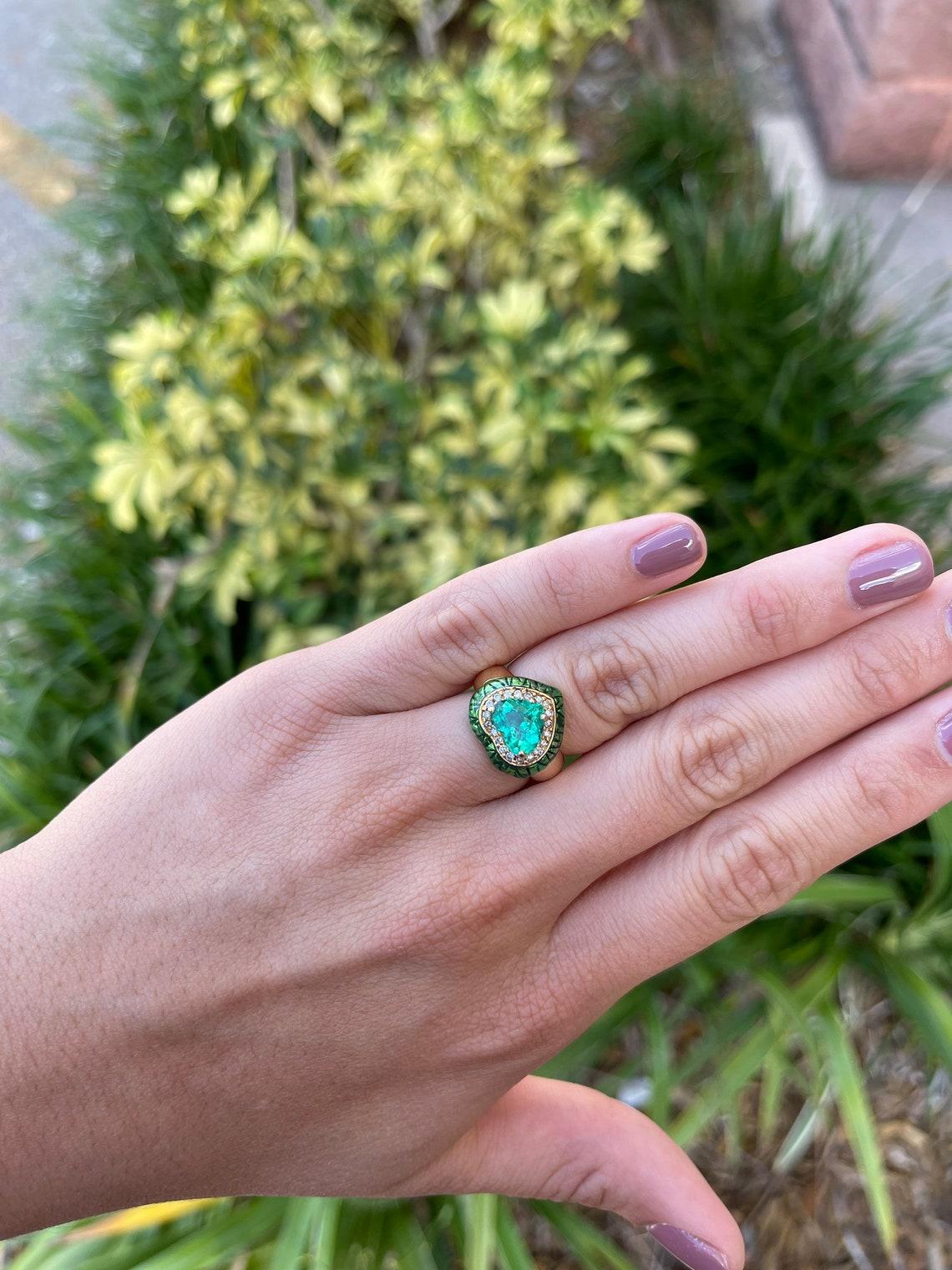 2,50tcw 14K AAA+ natürlicher kolumbianischer Smaragd Herz & Diamant Halo Cocktail-Ring mit Halo (Moderne)