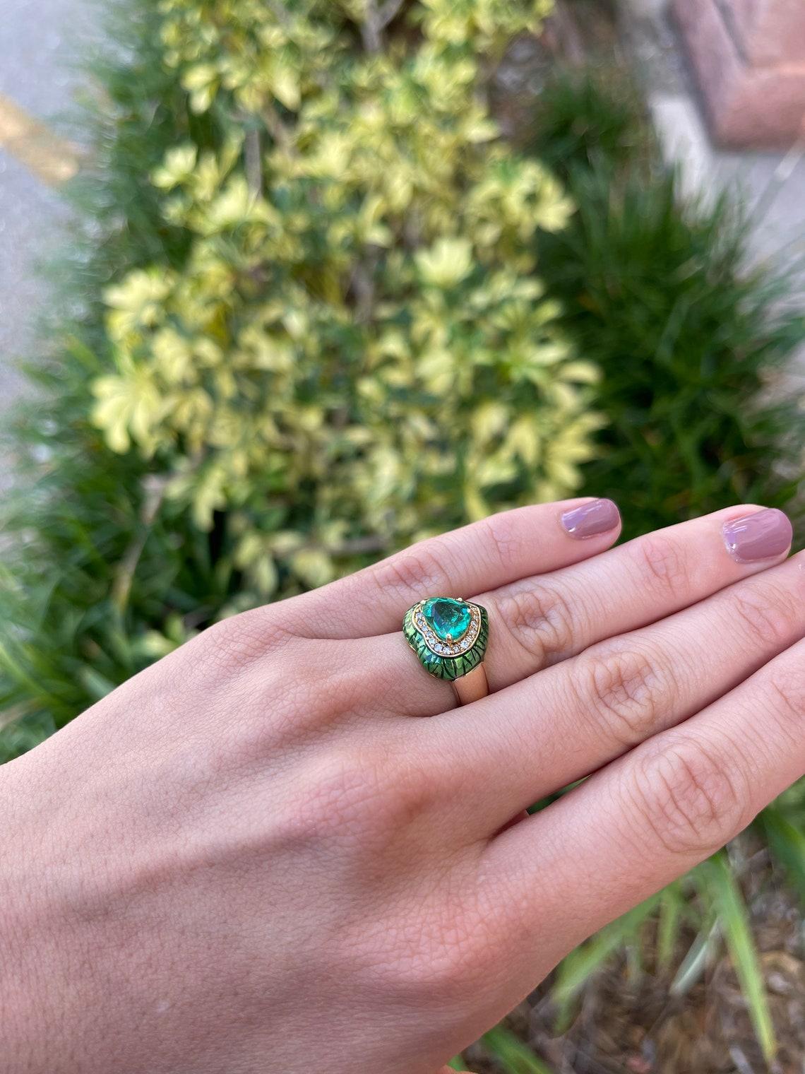 2,50tcw 14K AAA+ natürlicher kolumbianischer Smaragd Herz & Diamant Halo Cocktail-Ring mit Halo im Zustand „Neu“ in Jupiter, FL