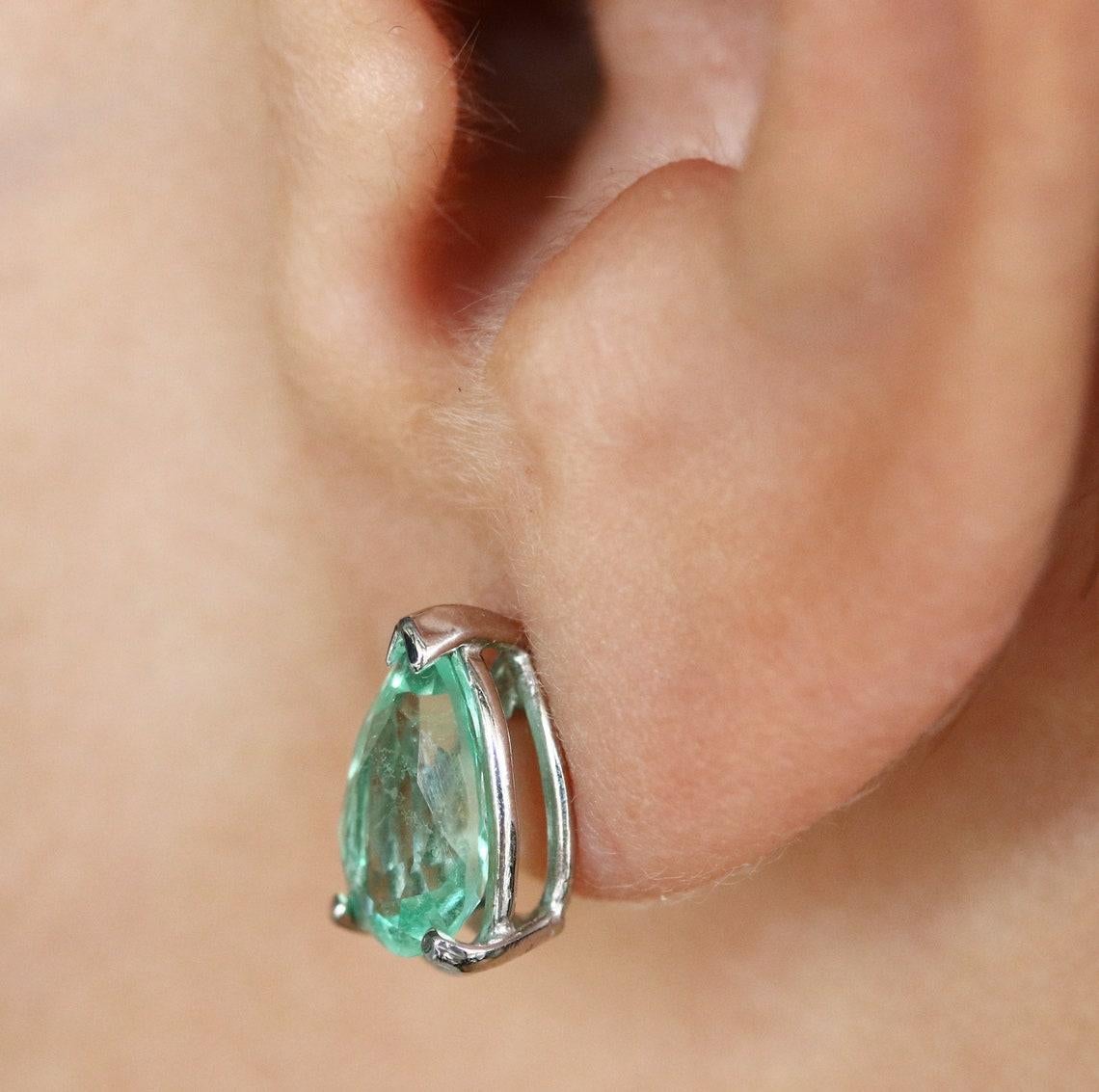 2.50tcw Colombian Teardrop Emerald Stud Earrings White Gold May Birthstone Studs In New Condition For Sale In Jupiter, FL