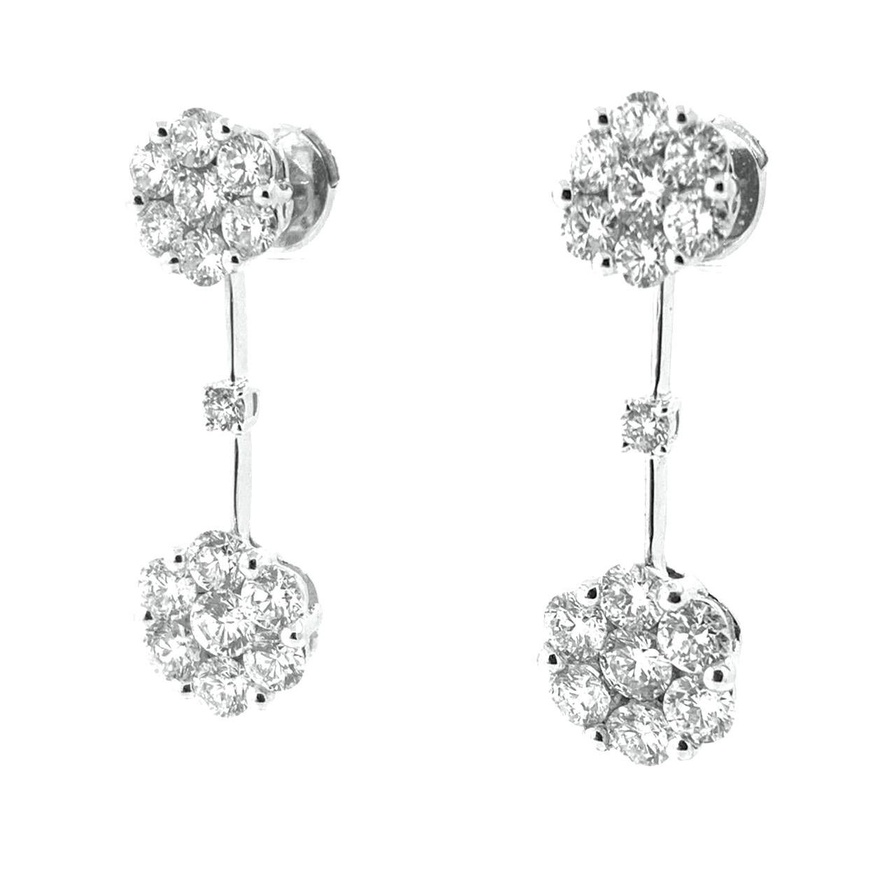 Contemporary 2.51 Carat Cluster Diamond Dangle Earrings in 18K White Gold For Sale