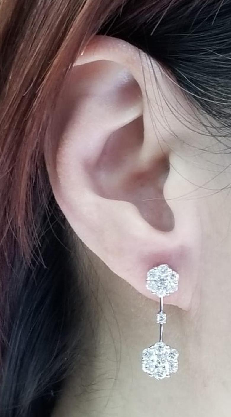 Round Cut 2.51 Carat Cluster Diamond Dangle Earrings in 18K White Gold For Sale