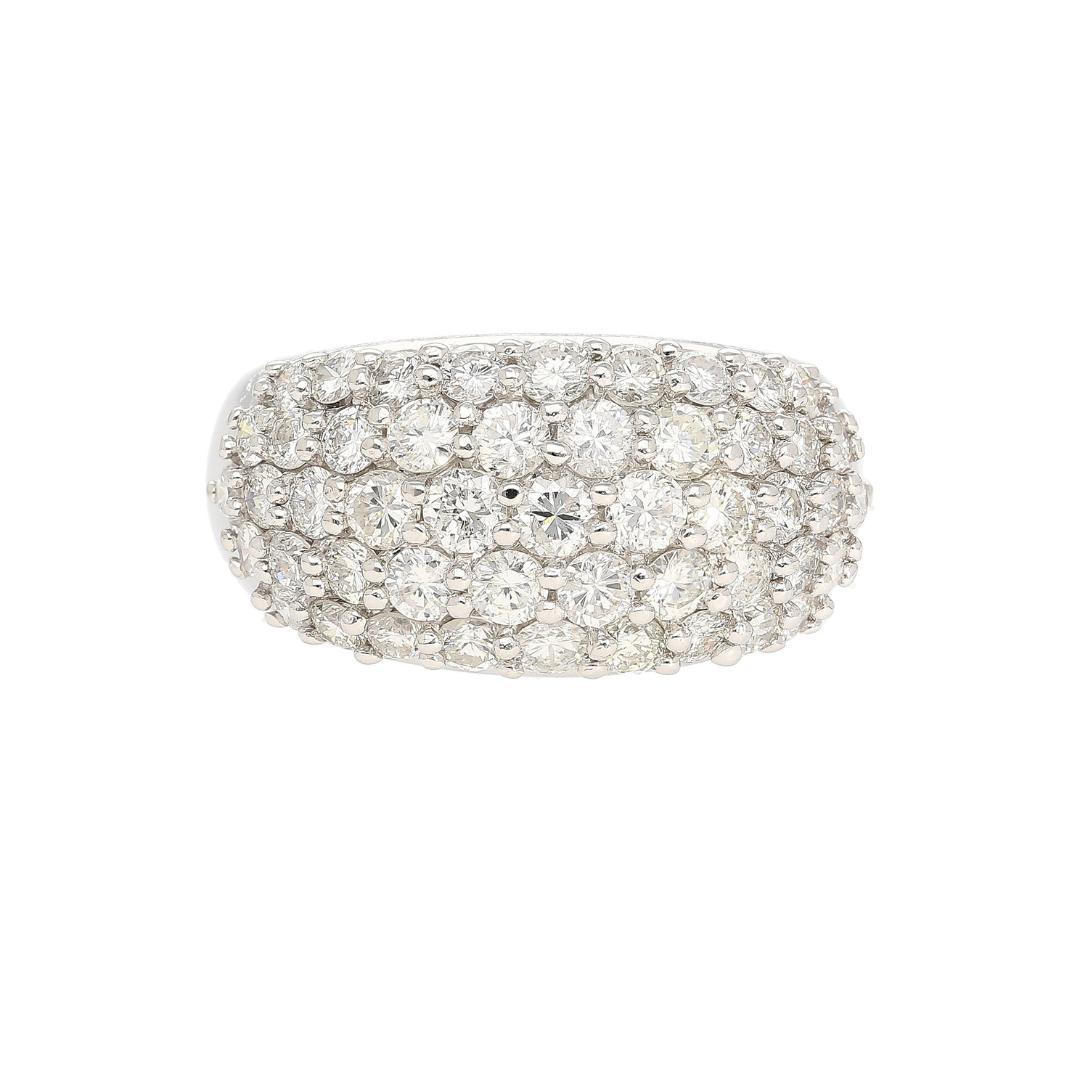 Anello in platino con pavé di diamanti a fascia da 2,51 carati in vendita 2