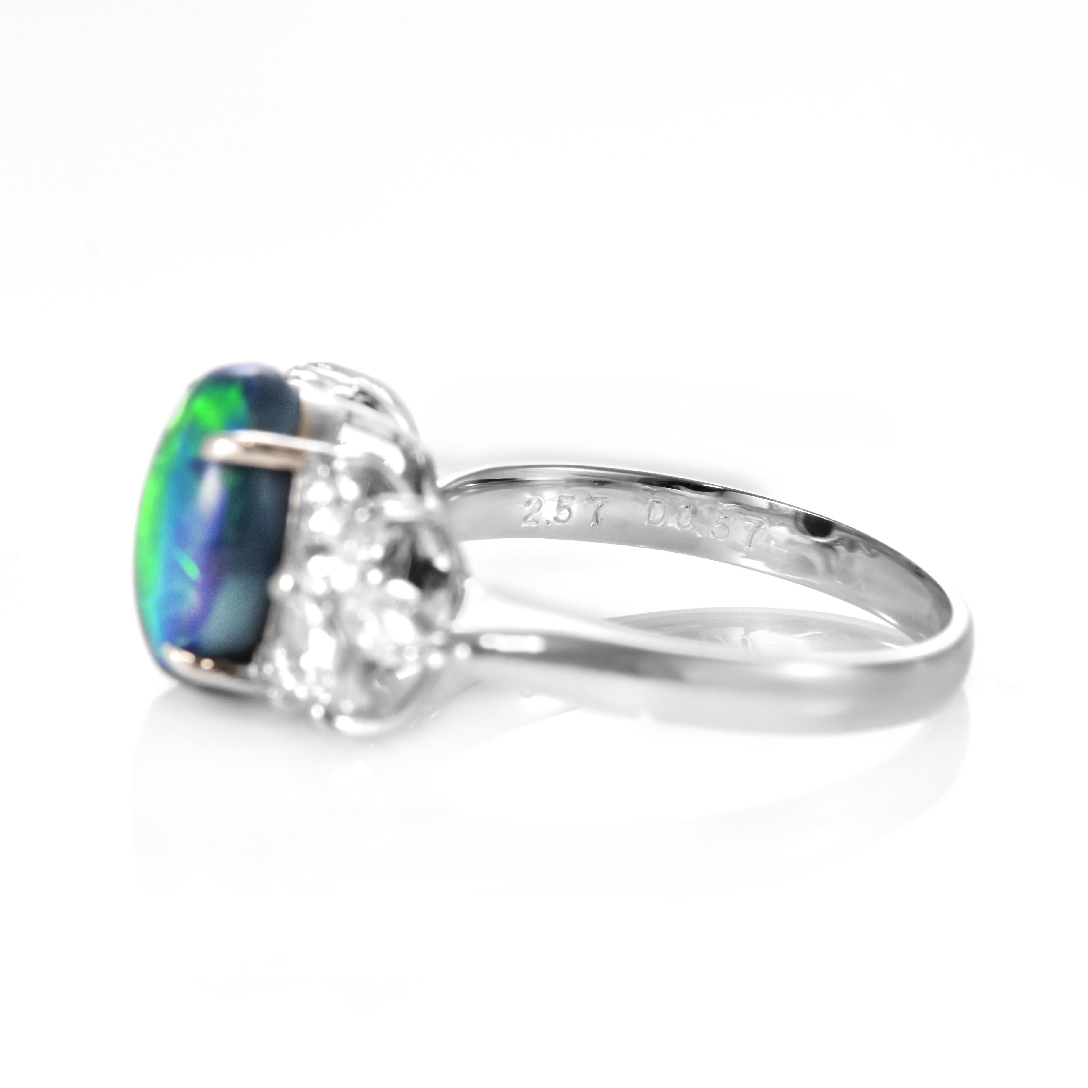 Anillo de ópalo negro australiano natural de 2.51 quilates y diamantes en platino en venta 3