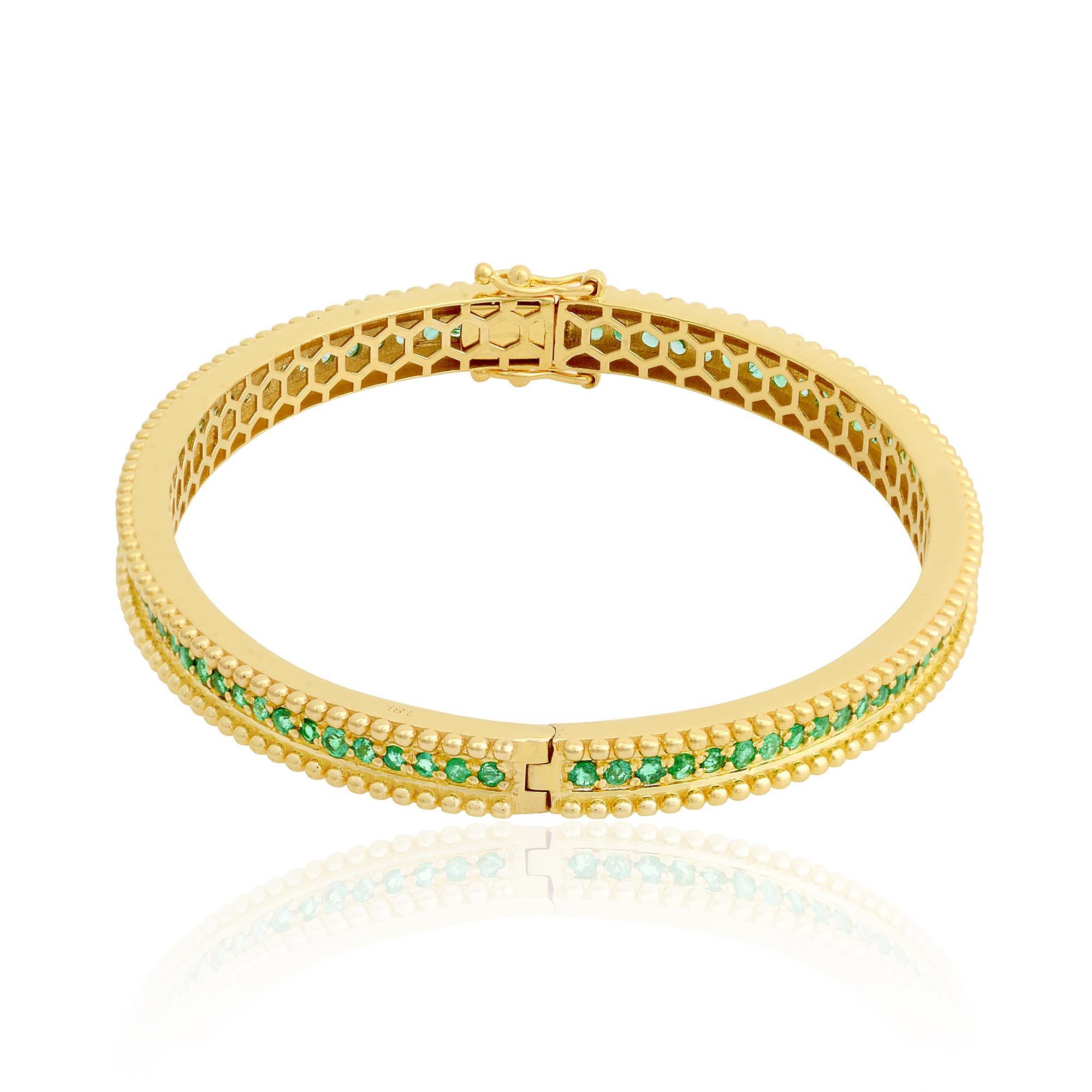 Code de l'article :- SEB-6072A
Poids brut :- 18.95 gm
Or jaune massif 18k Poids :- 18.45 gm
Emeraude de Zambie Poids :- 2.51 Ct.
Taille du bracelet :- 57 x 46 mm environ.

✦ Taille
.....................
Nous pouvons adapter la plupart des articles à