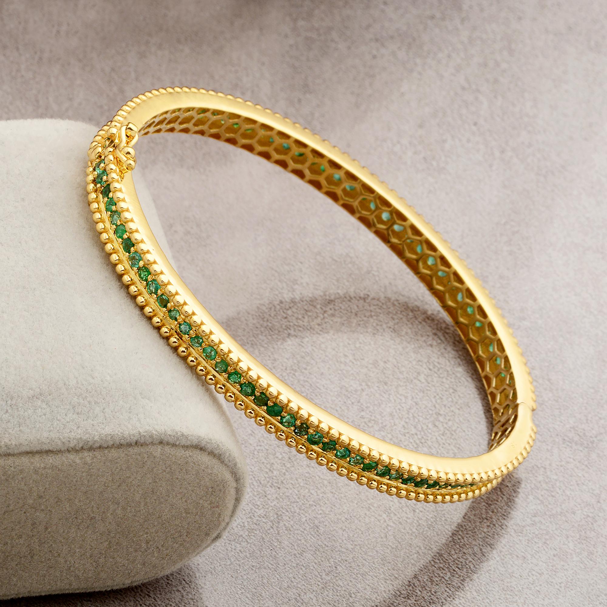 Moderne Bracelet de pierres précieuses émeraudes naturelles de 2,51 carats en or jaune 18 carats en vente