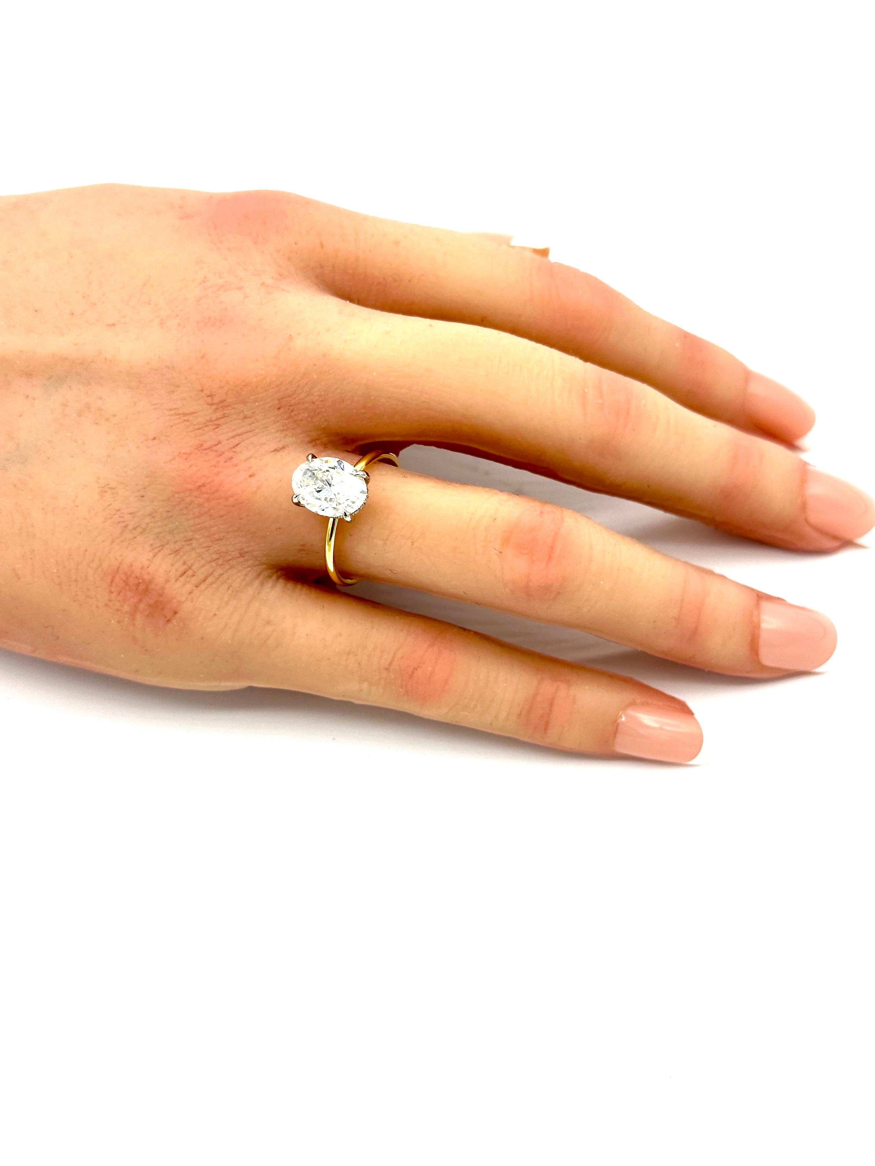 2,51 Karat Ovaler Brillant-Diamant und 18K Gelbgold Verlobungsring  im Angebot 3