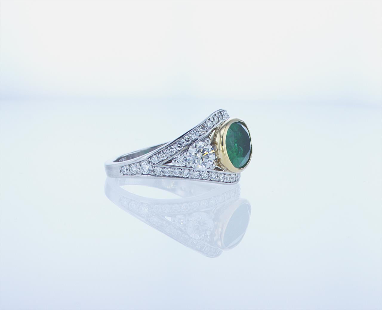 2.51-Carat Oval Emerald Two-Tone Cocktail Ring For Sale 2