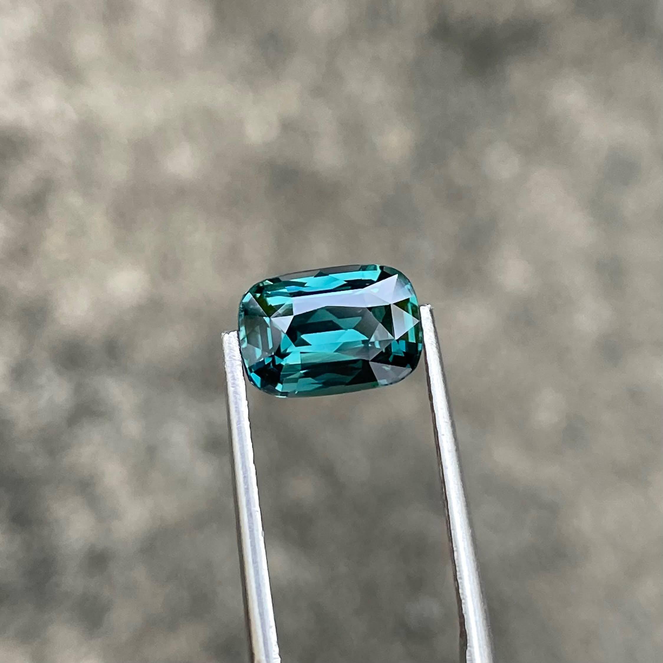 Women's or Men's 2.51 carats Teal Blue Spinel Stone Cushion Cut Natural Sri Lankan Gem For Sale