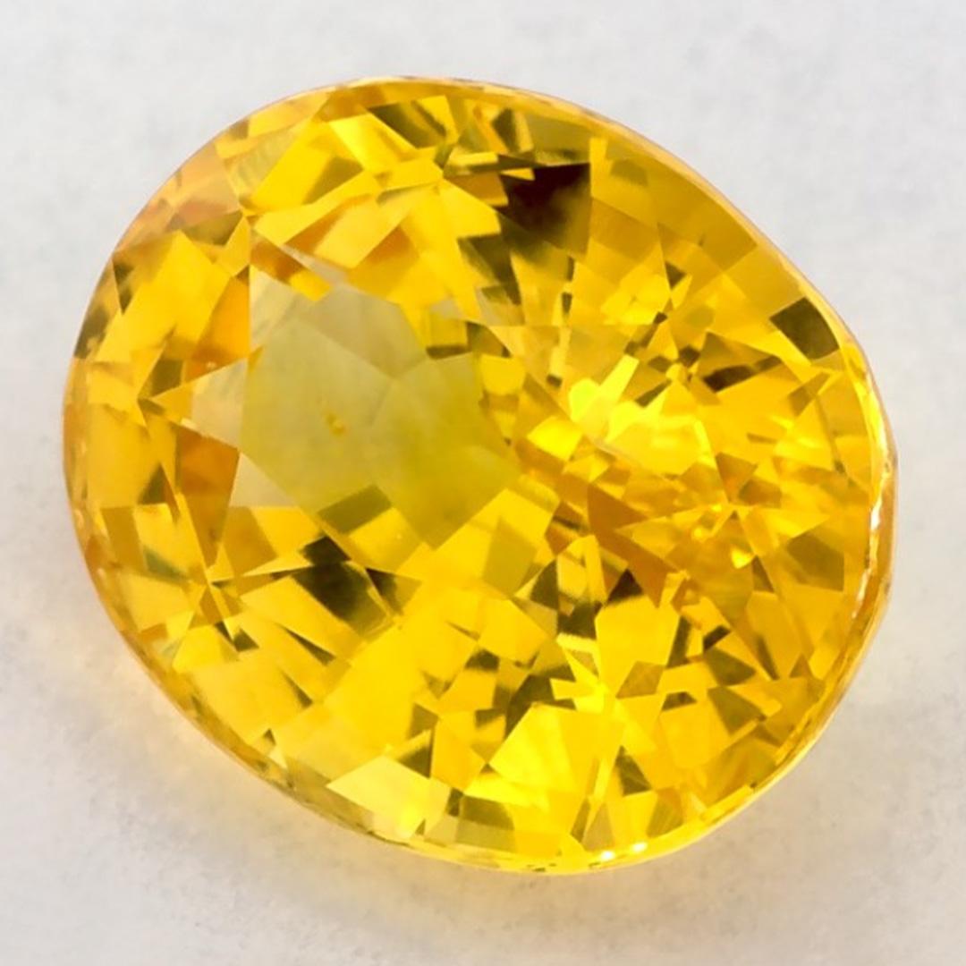 Questo zaffiro giallo naturale offre eleganza e raffinatezza. Con la sua ricca saturazione del colore e il taglio preciso, è il centro perfetto per un anello di fidanzamento o per un design di gioielli di lusso.

Questo zaffiro proviene dallo Sri