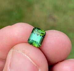 2,51 carati. Gemma naturale sciolta di tormalina verde-giallastra, ottagonale, Nigeria