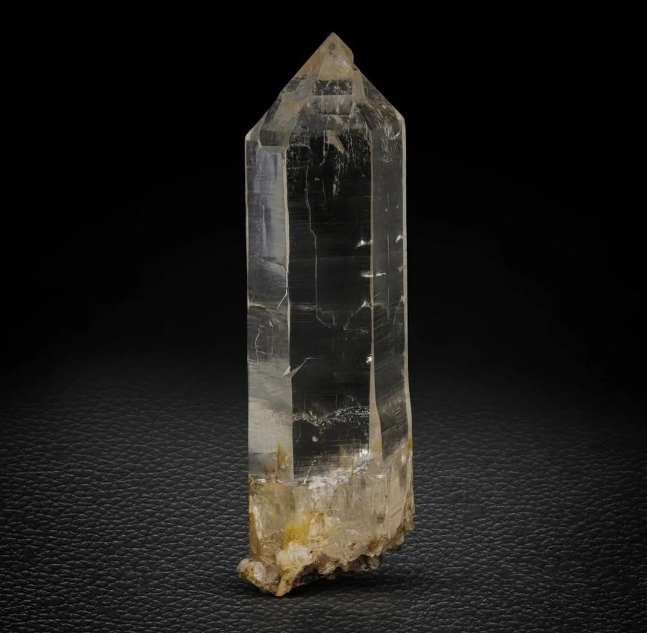Stile Adam 251 grammi di cristallo di quarzo fumé chiaro a doppia terminazione dal Pakistan in vendita
