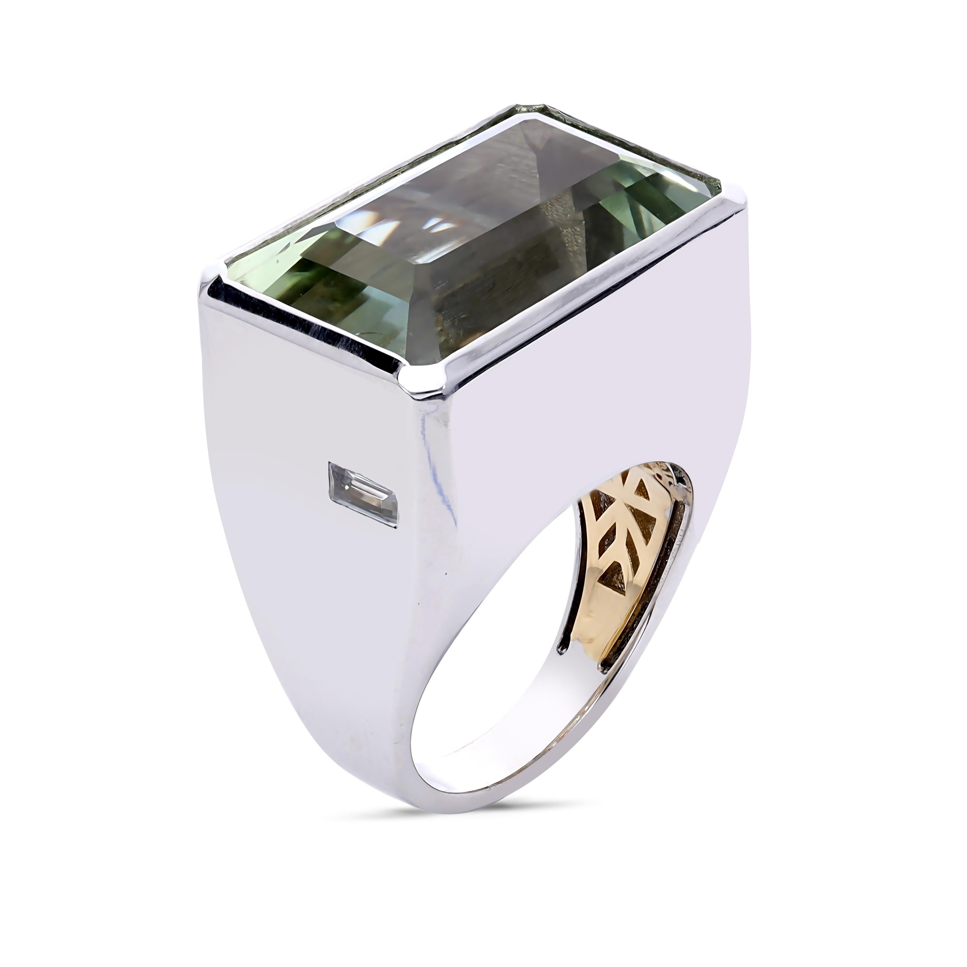 Baguette Cut 14k White Gold Green  Quartz Ring For Sale