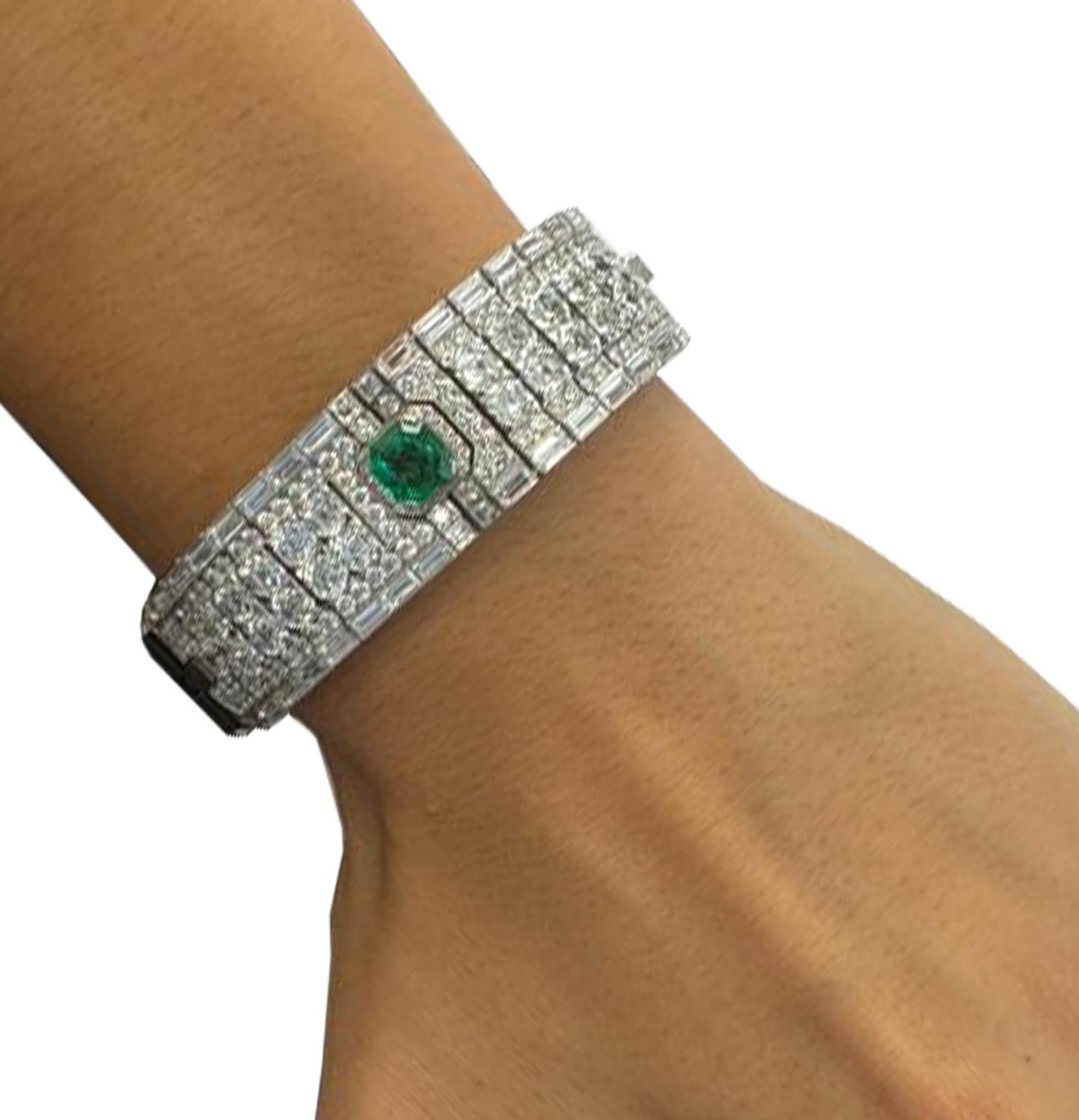 Taille Asscher Bracelet de 25,12 carats de diamants taillés en Ascher et d'émeraudes en vente