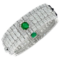 Armband mit 25,12 Karat Diamanten im Ascher-Schliff und Smaragd