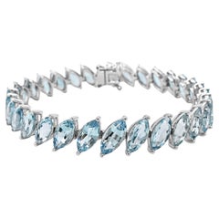 25.16 Carats Aquamarine White Gold Bracelet