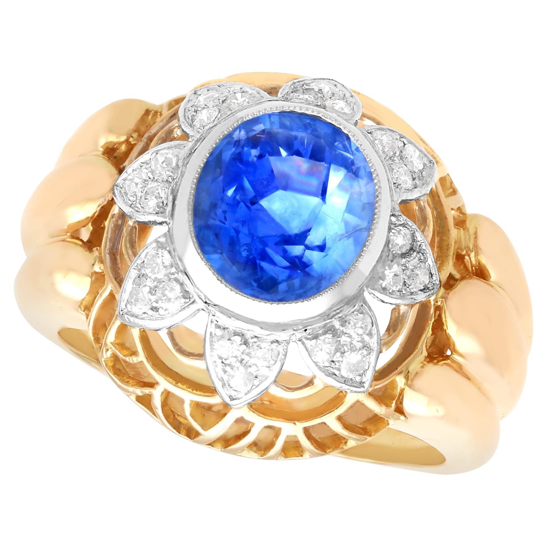 Bague en or jaune 18 carats avec saphir de Ceylan de 2,51 carats et diamants de 0,24 carat en vente