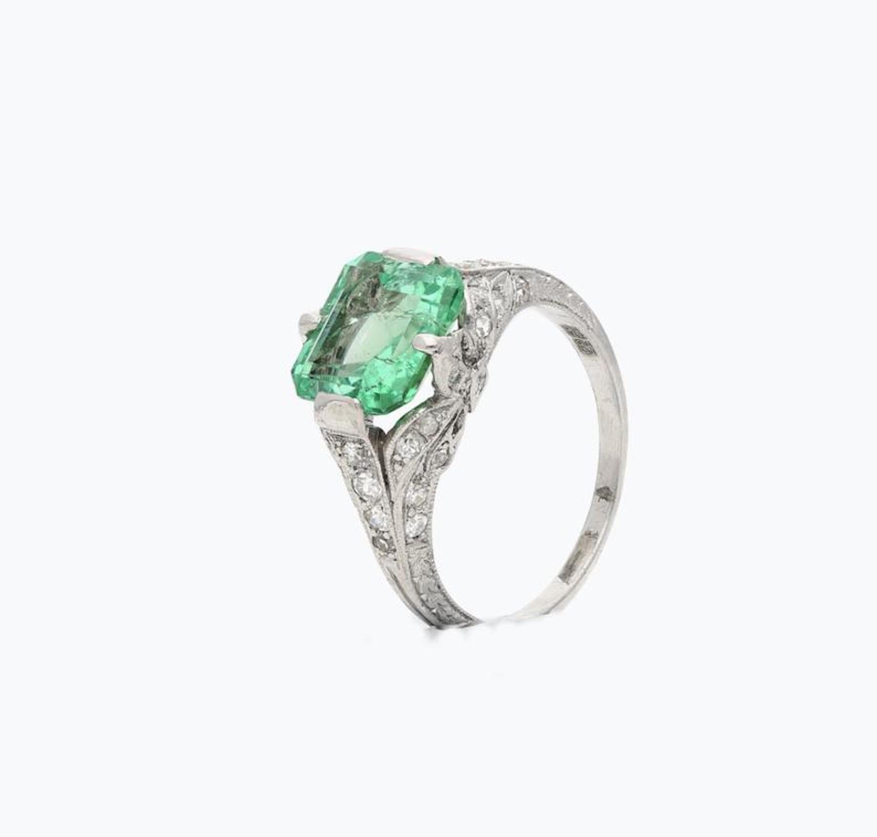 Women's or Men's 2.52 Carat Art Deco Colombian Emerald and Diamond Engagement Ring