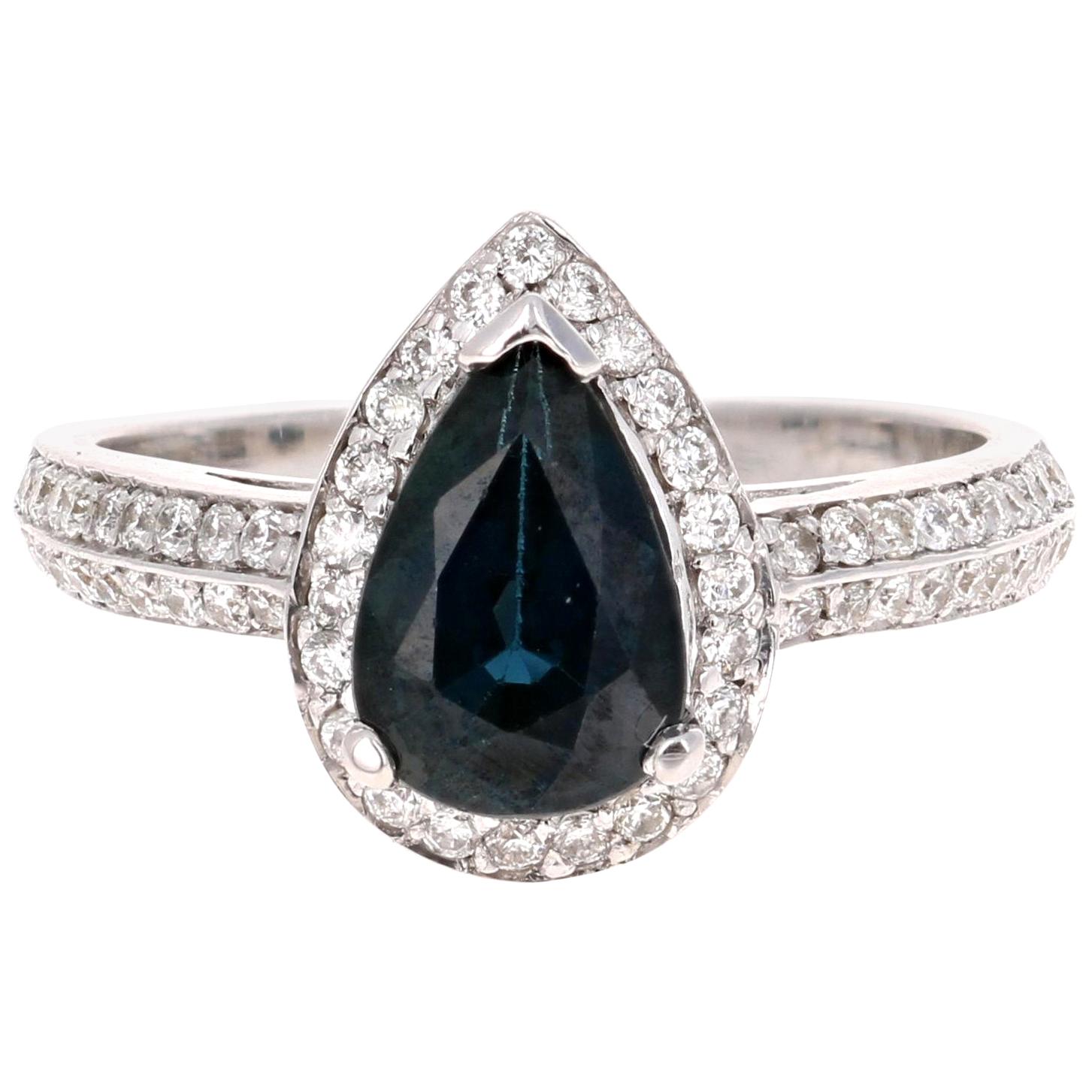 Bague de fiançailles en or blanc avec saphir bleu 1,82 carat et diamants