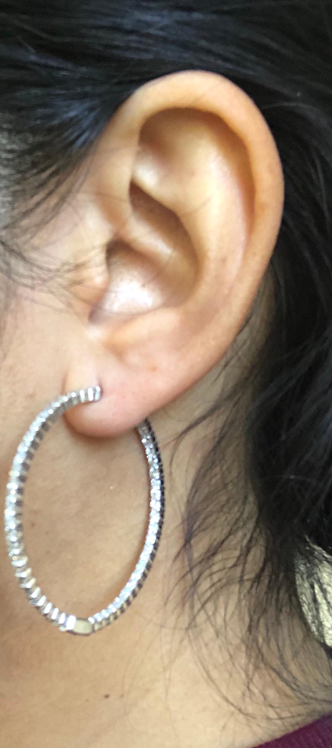 2.52 Carat Diamond Hoop Earrings 14 Karat White Gold In New Condition In Los Angeles, CA