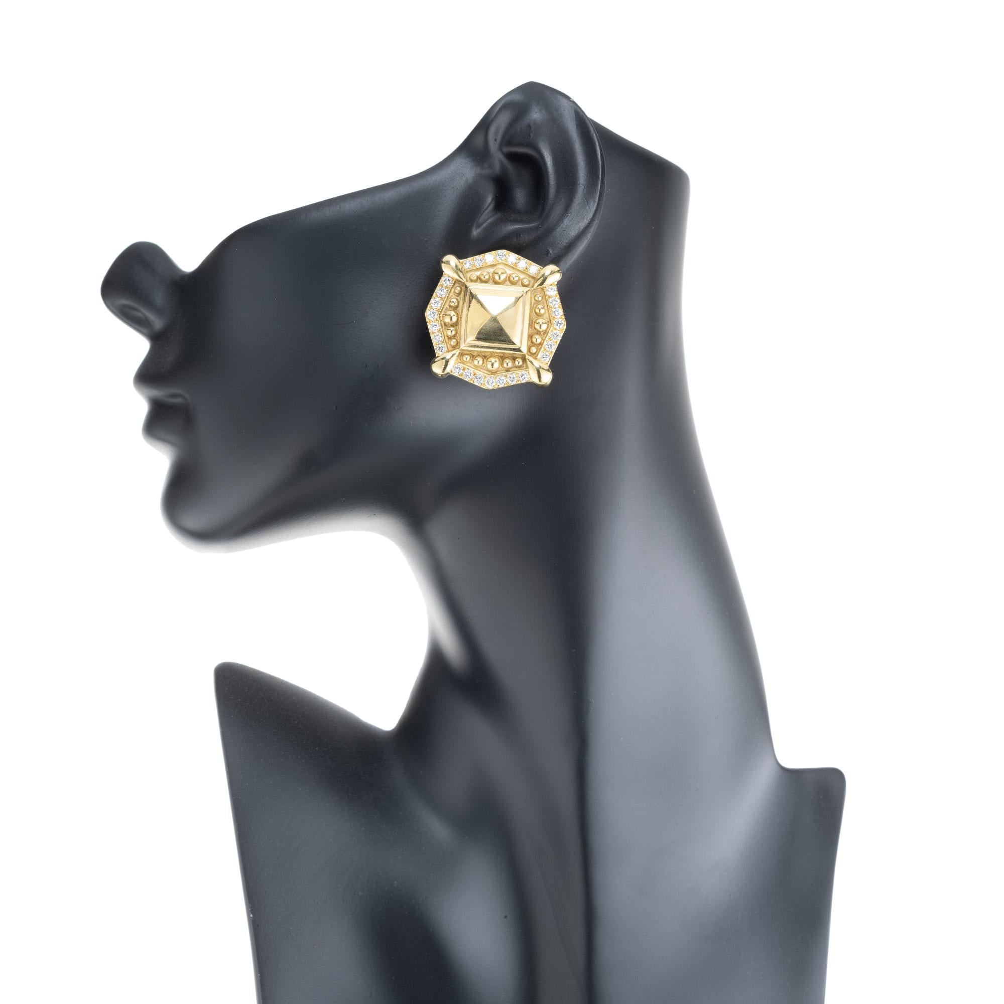 2,52 Karat Diamant Texturiertes Gelbweißgold Clip Post Ohrringe (Rundschliff) im Angebot