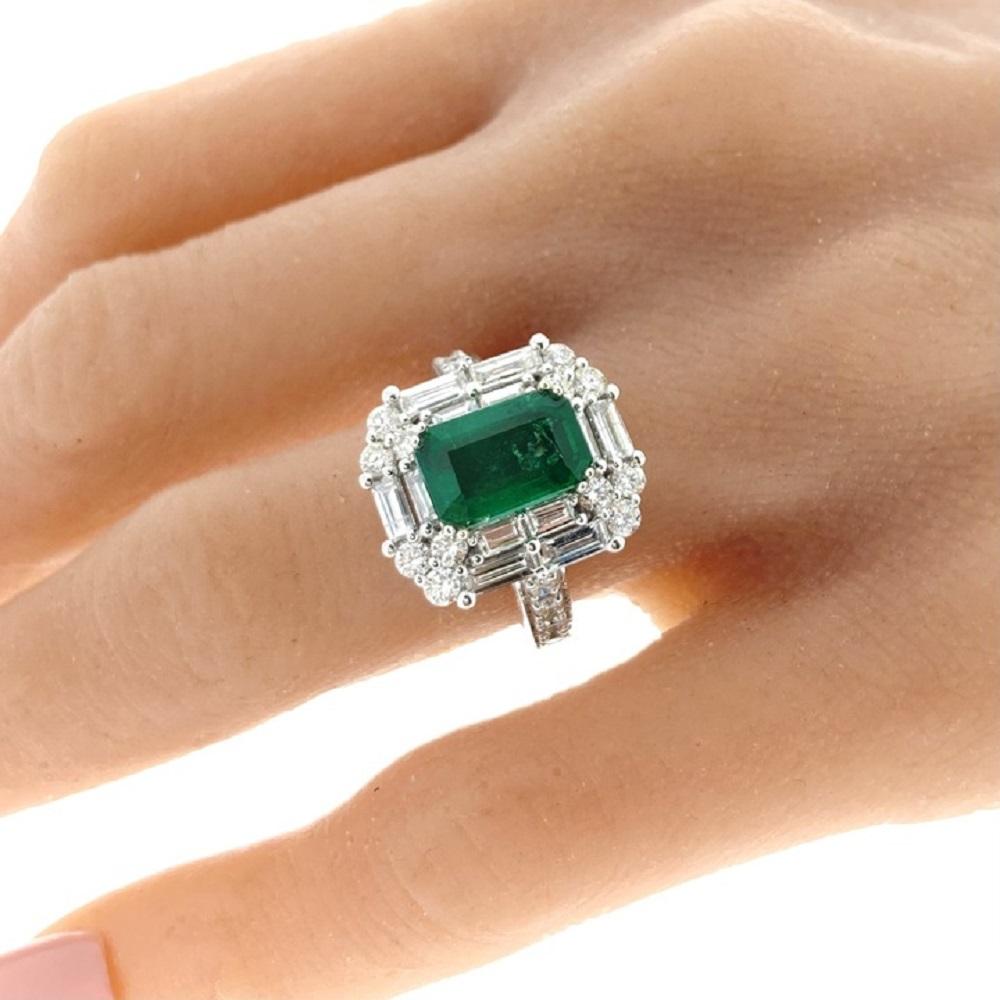 Emerald Cut 2.52 Carat Emerald  Shape Green Emerald & Diamond Rings In 18k White Gold  For Sale
