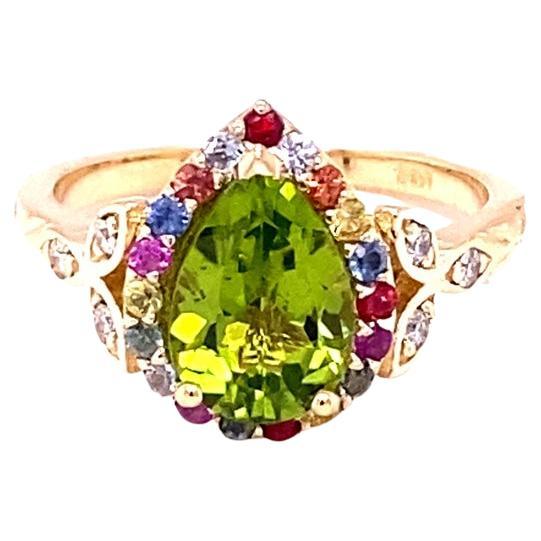 2.52 Carat Natural Peridot Sapphire Yellow Gold Cocktail Ring For Sale